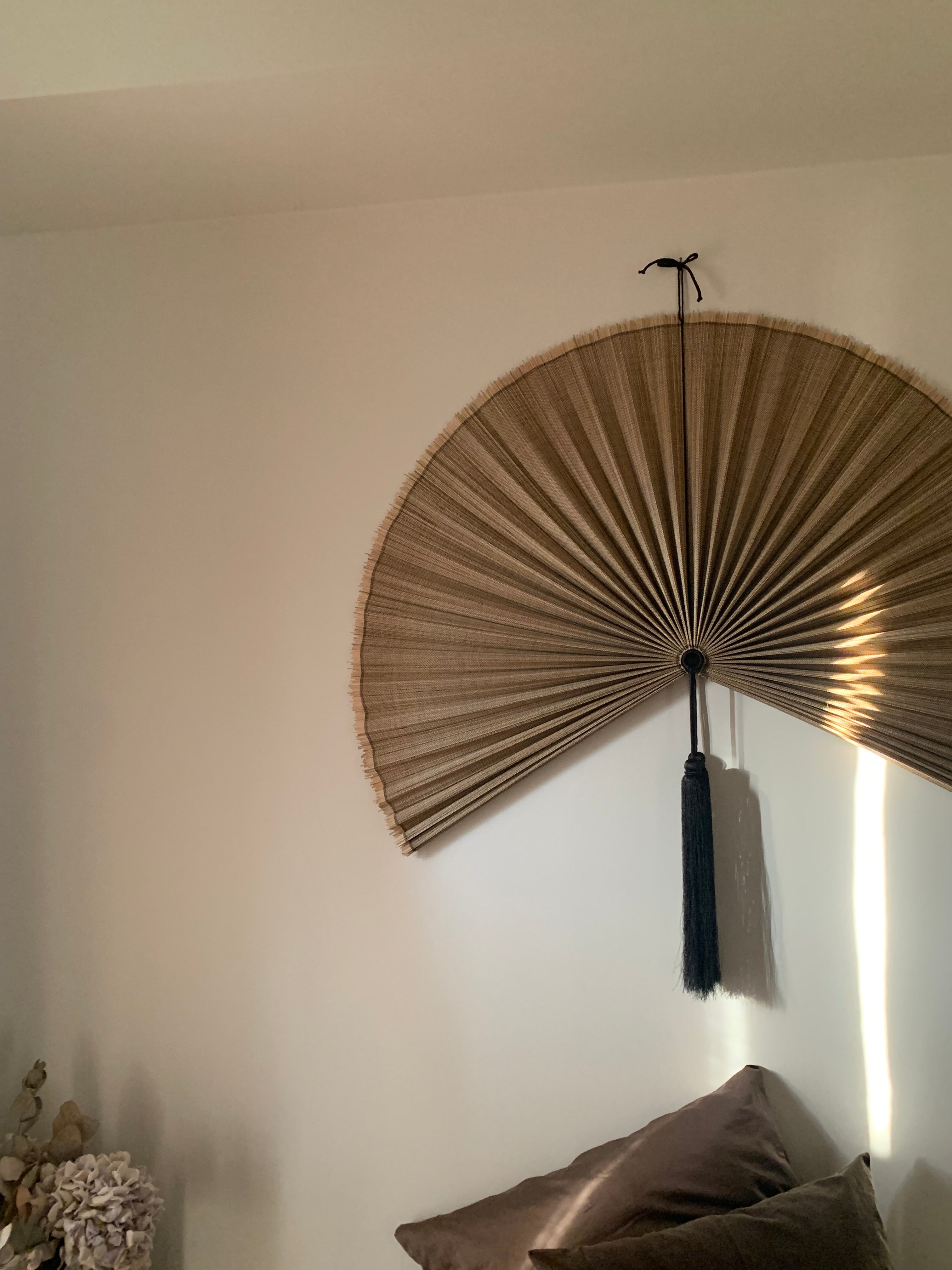 Yume fan - Natural and black