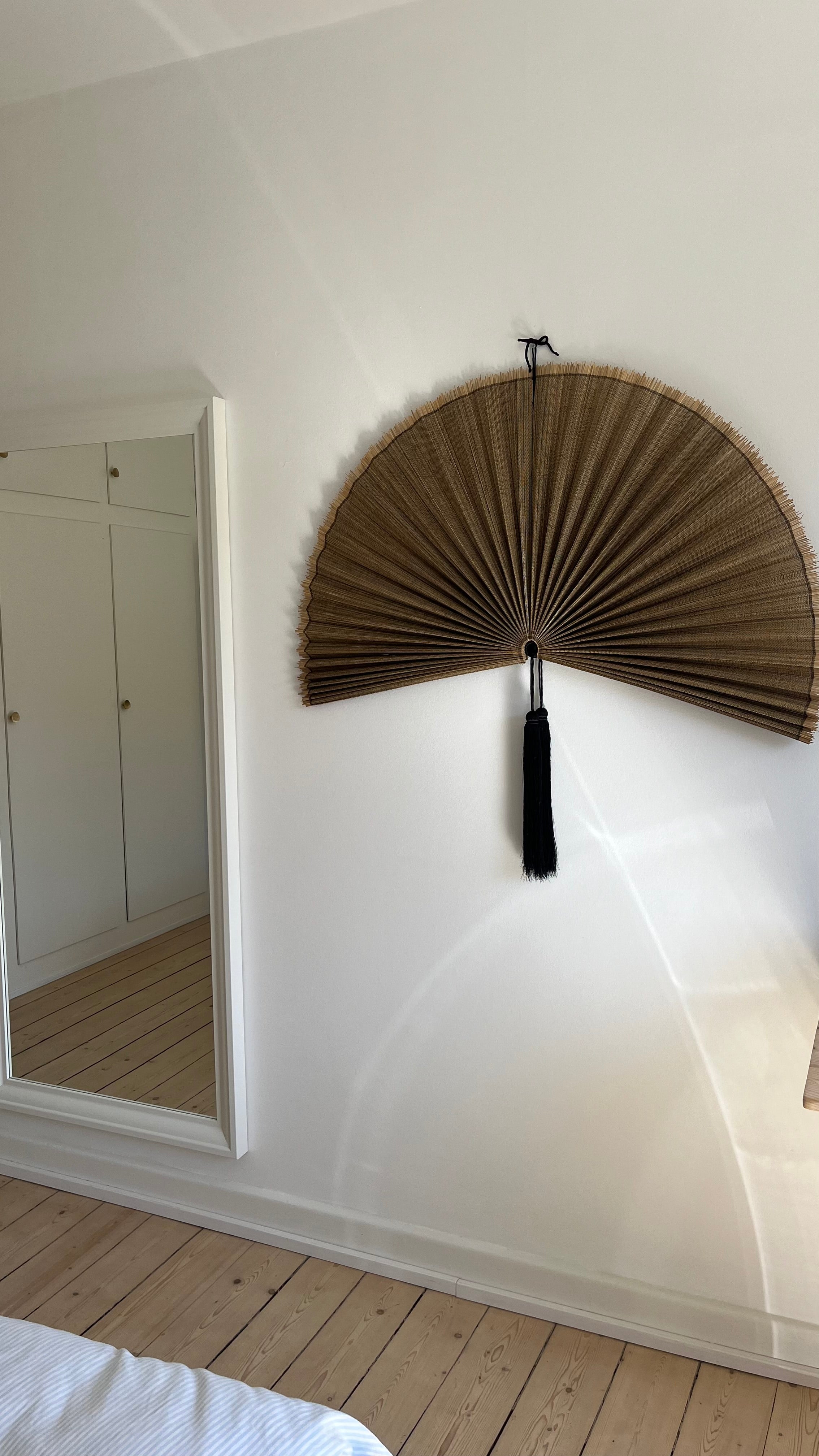 Yume fan - Natural and black