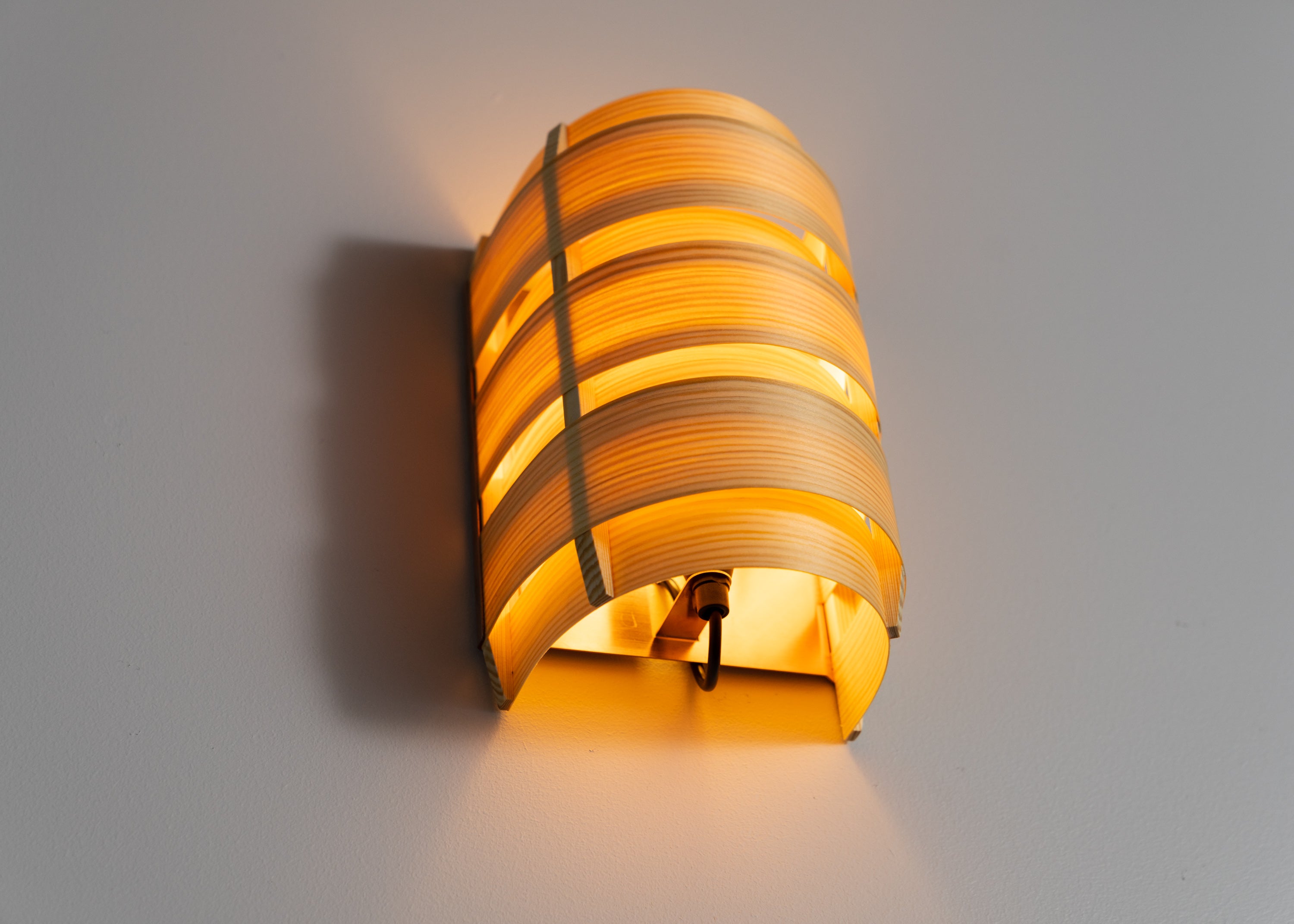 Vaarnii - 1004 Hans Wall Light