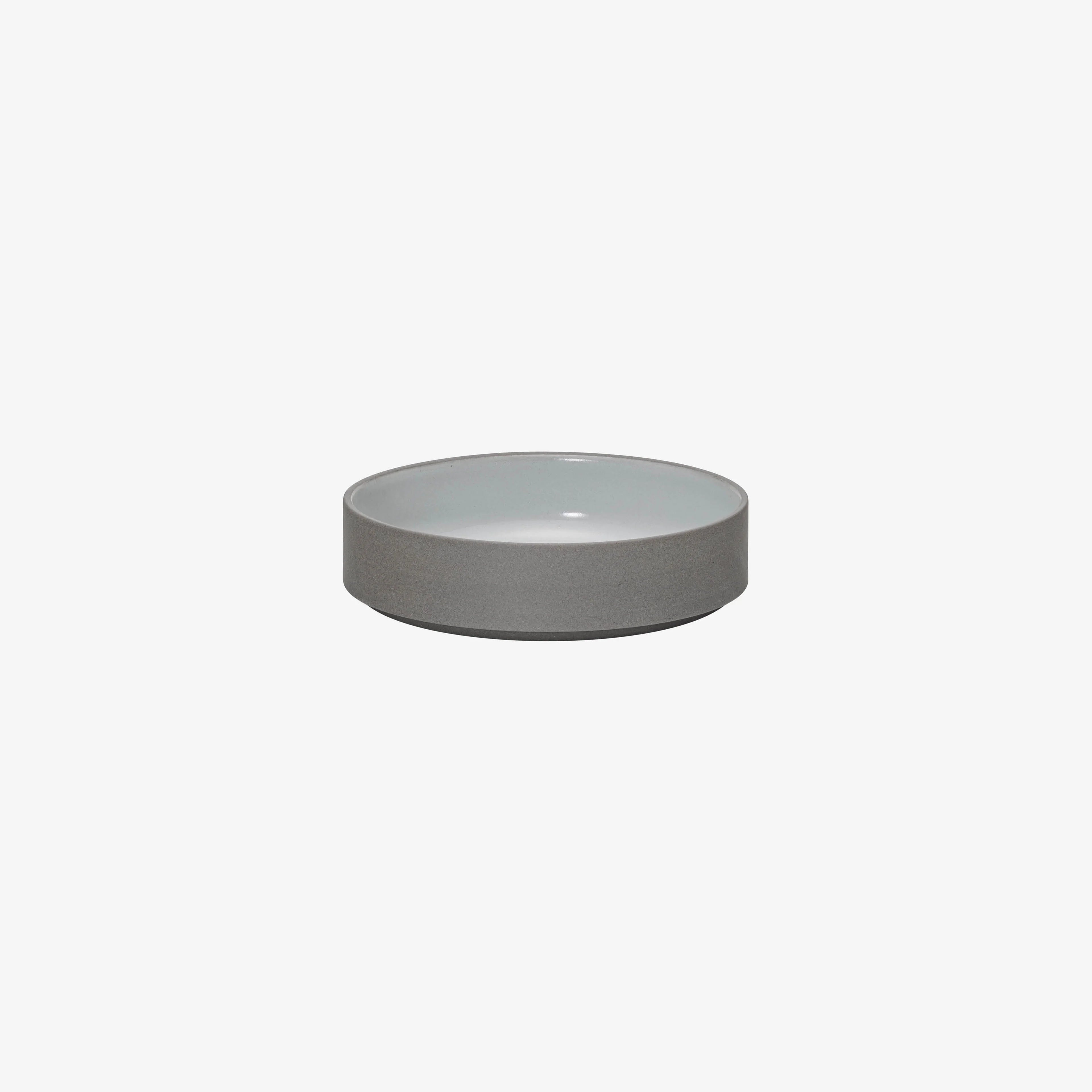 Hasami Porcelain - Tall Bowl // Grå og hvid