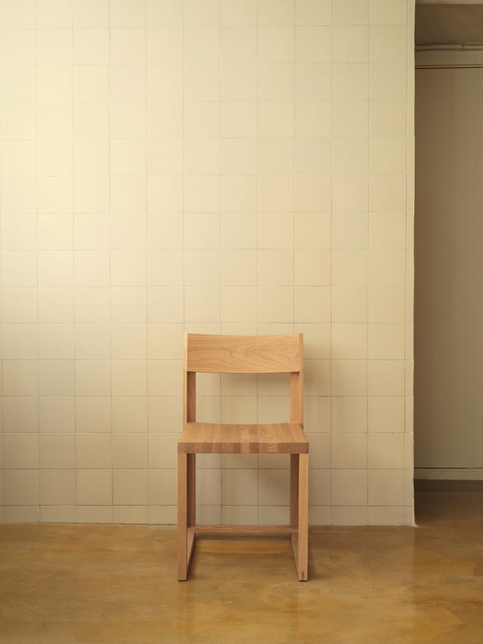 Kristina Dam: Outline chair
