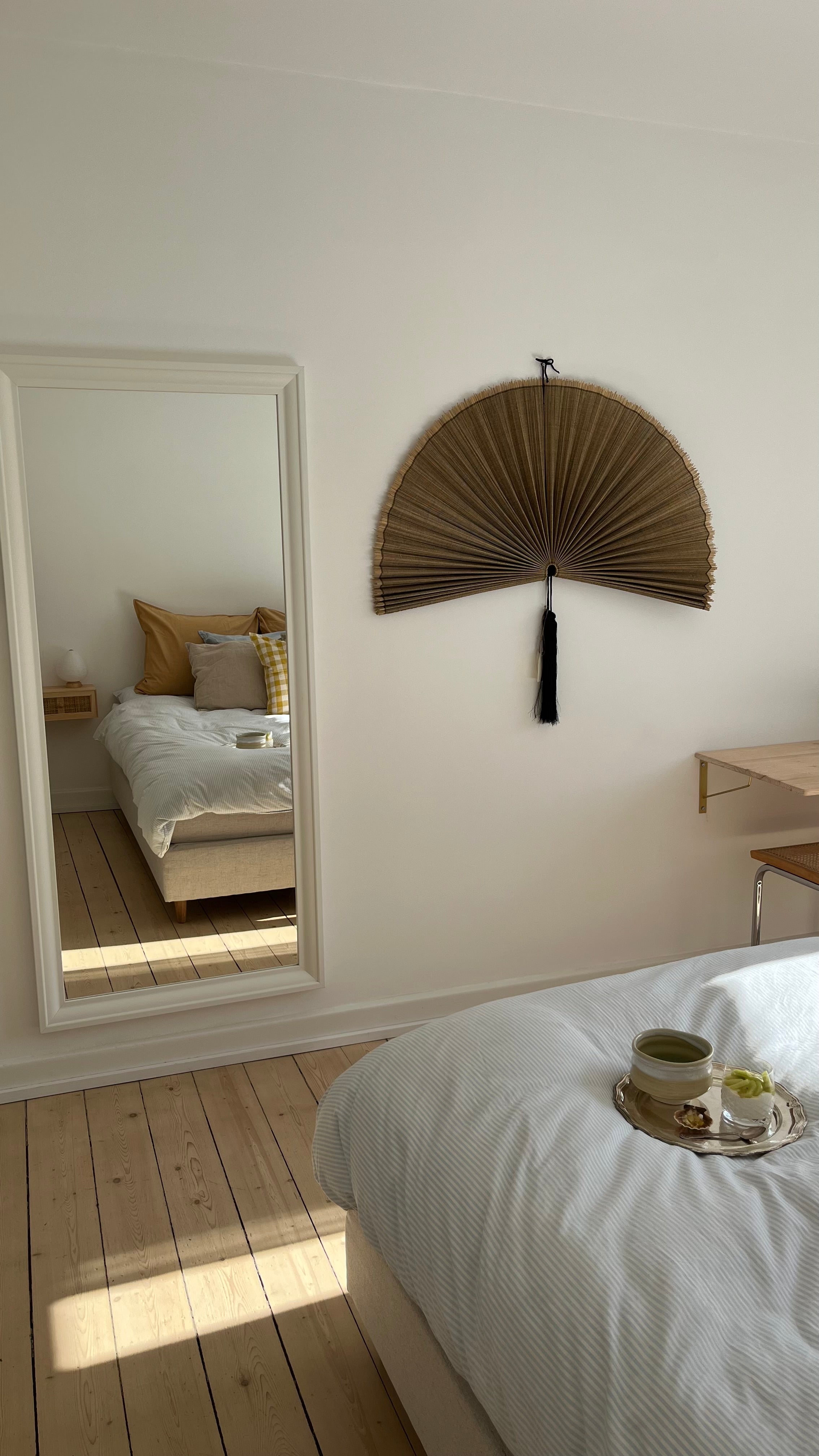 Yume fan - Natural and black