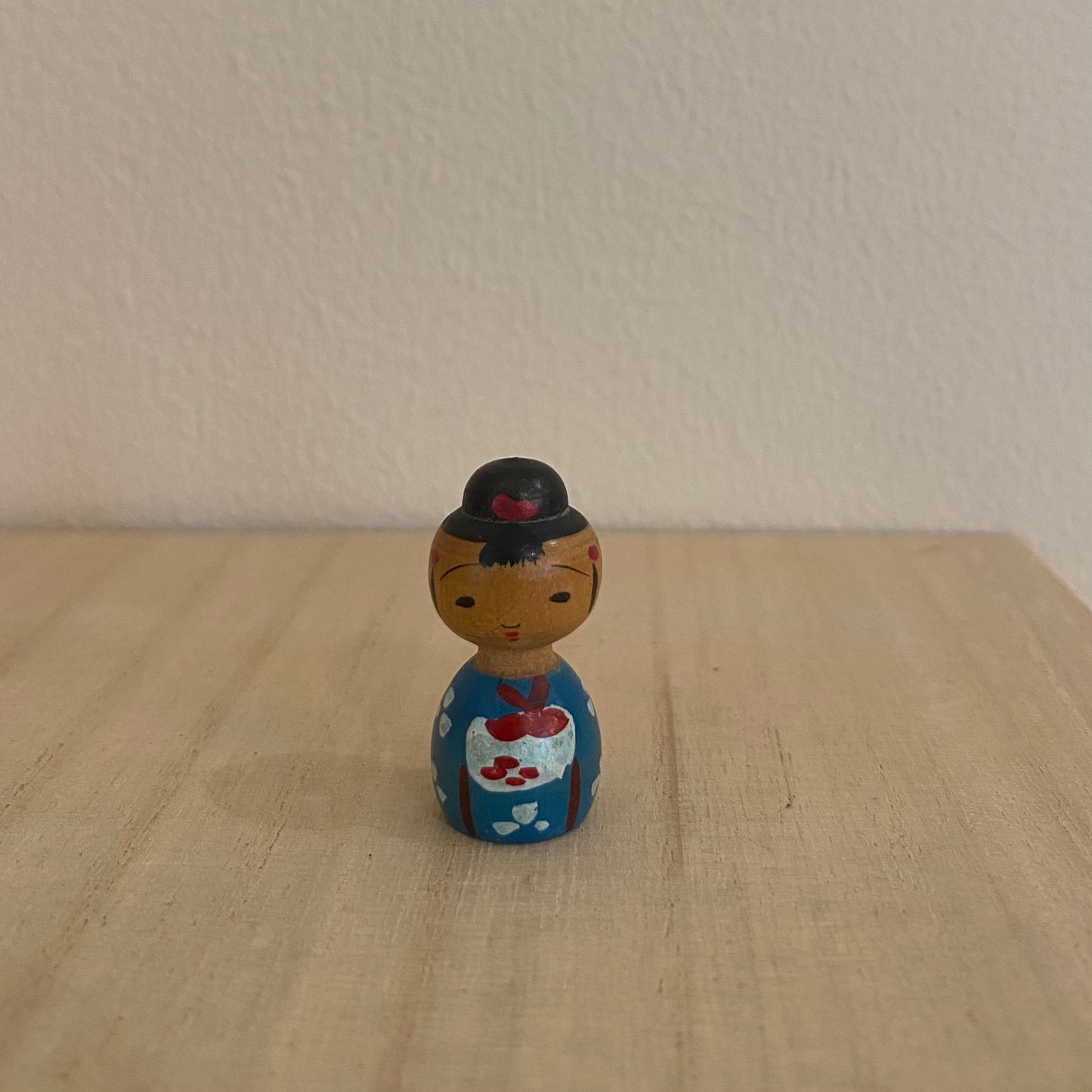 Små unika træfigurer