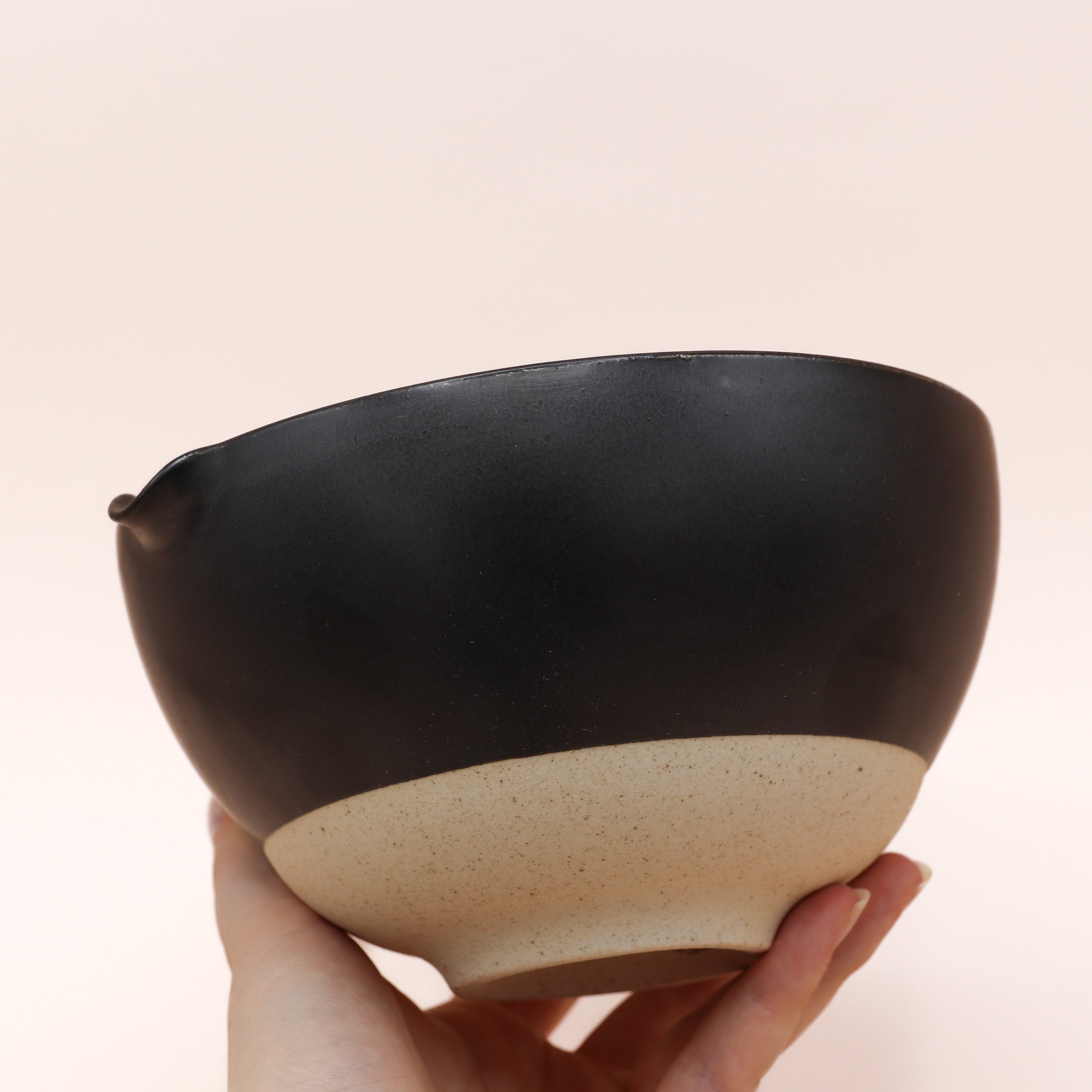 Katakuchi matchaskål- Sort med hældetud