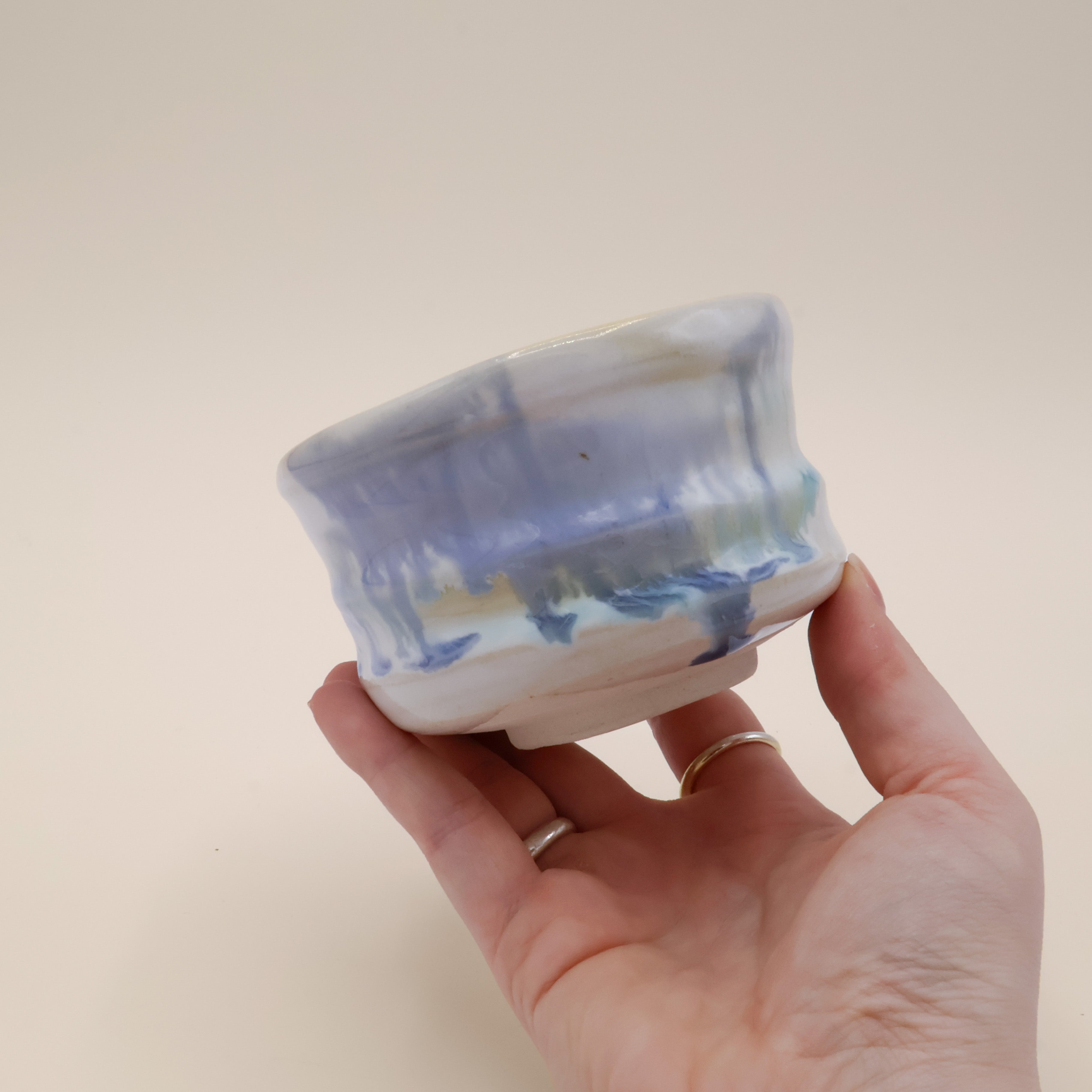 (SKU and quantity) Matcha cup - Small white with blue shades glaze