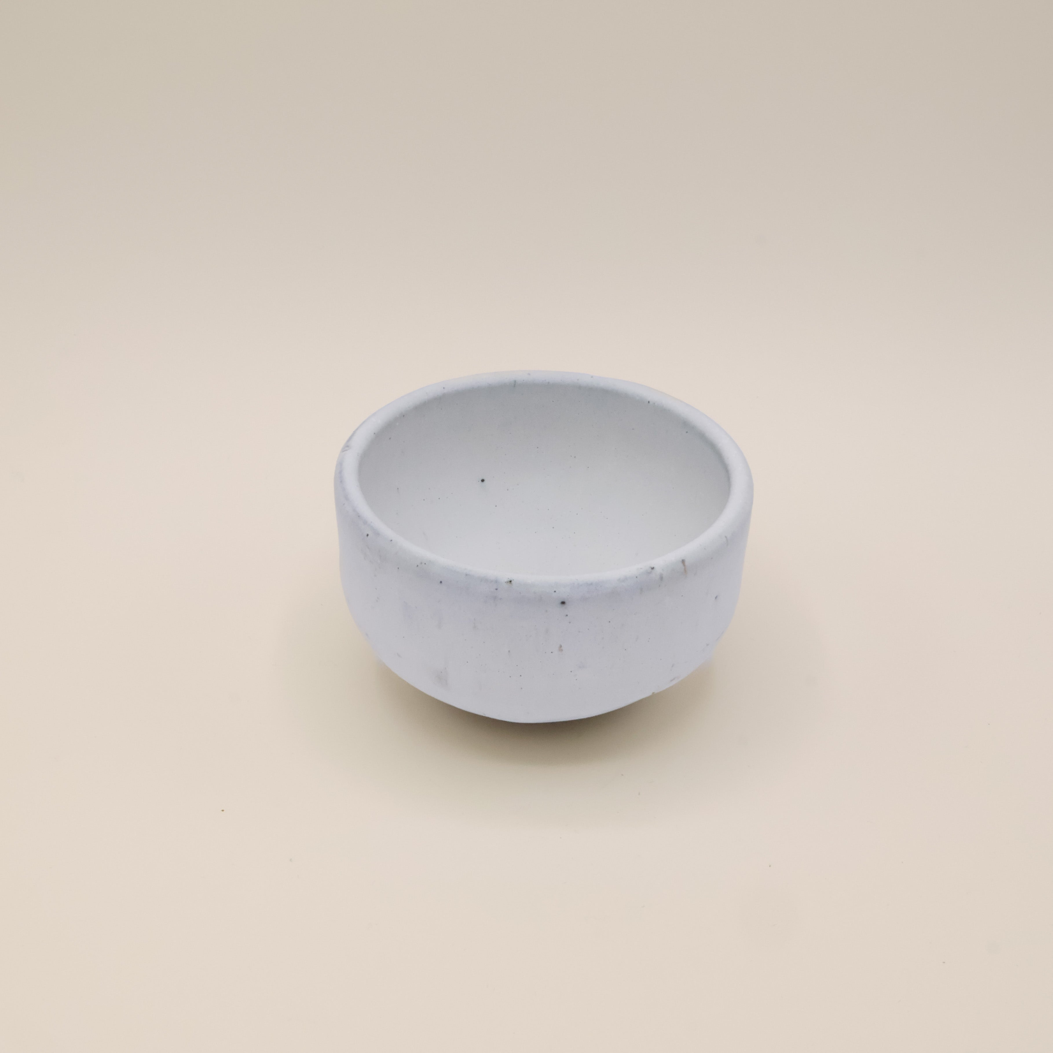 Matchakop - Mat hvid glasur med blåt skær