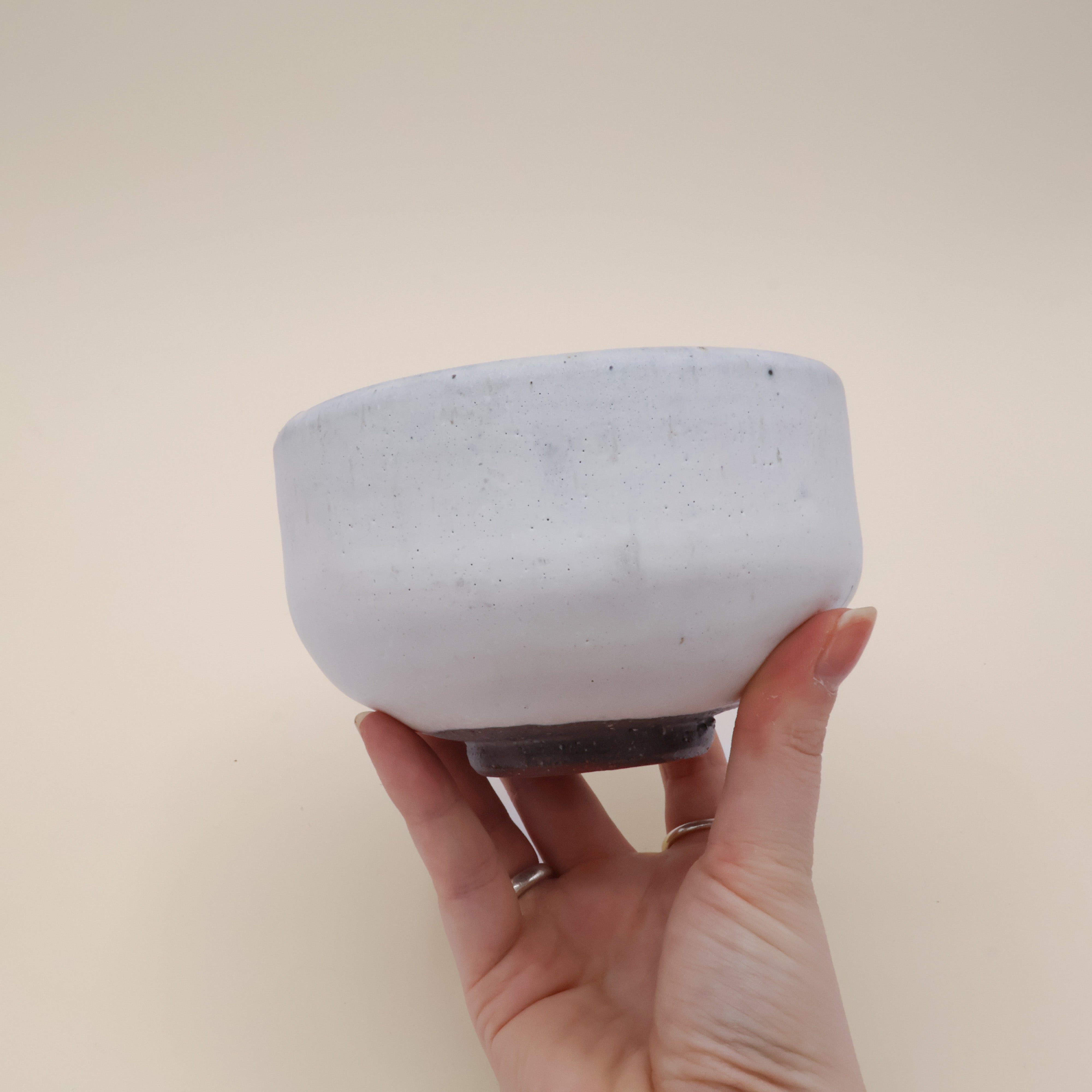 Matchakop - Mat hvid glasur med blåt skær