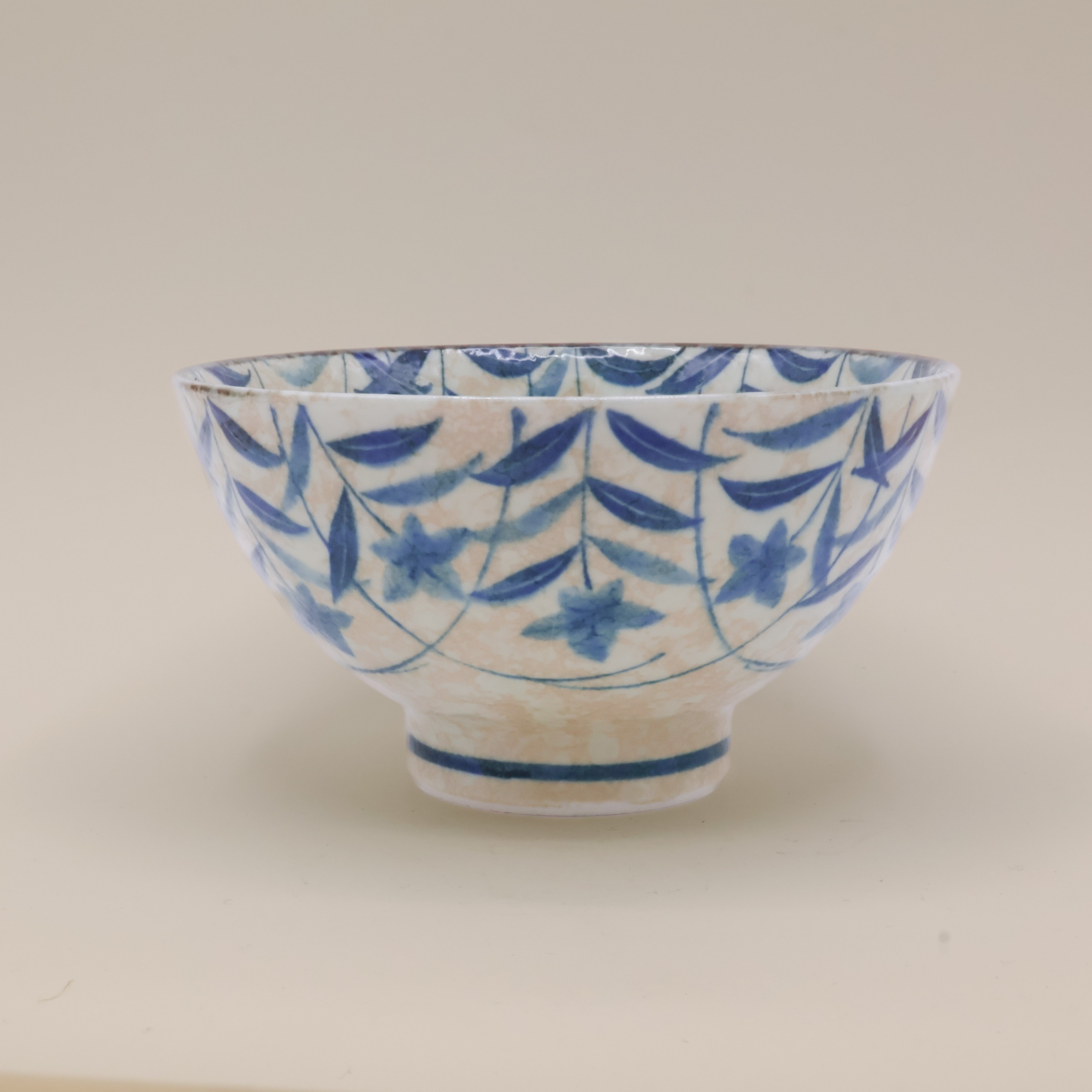 Noodle bowl with blue floral motif