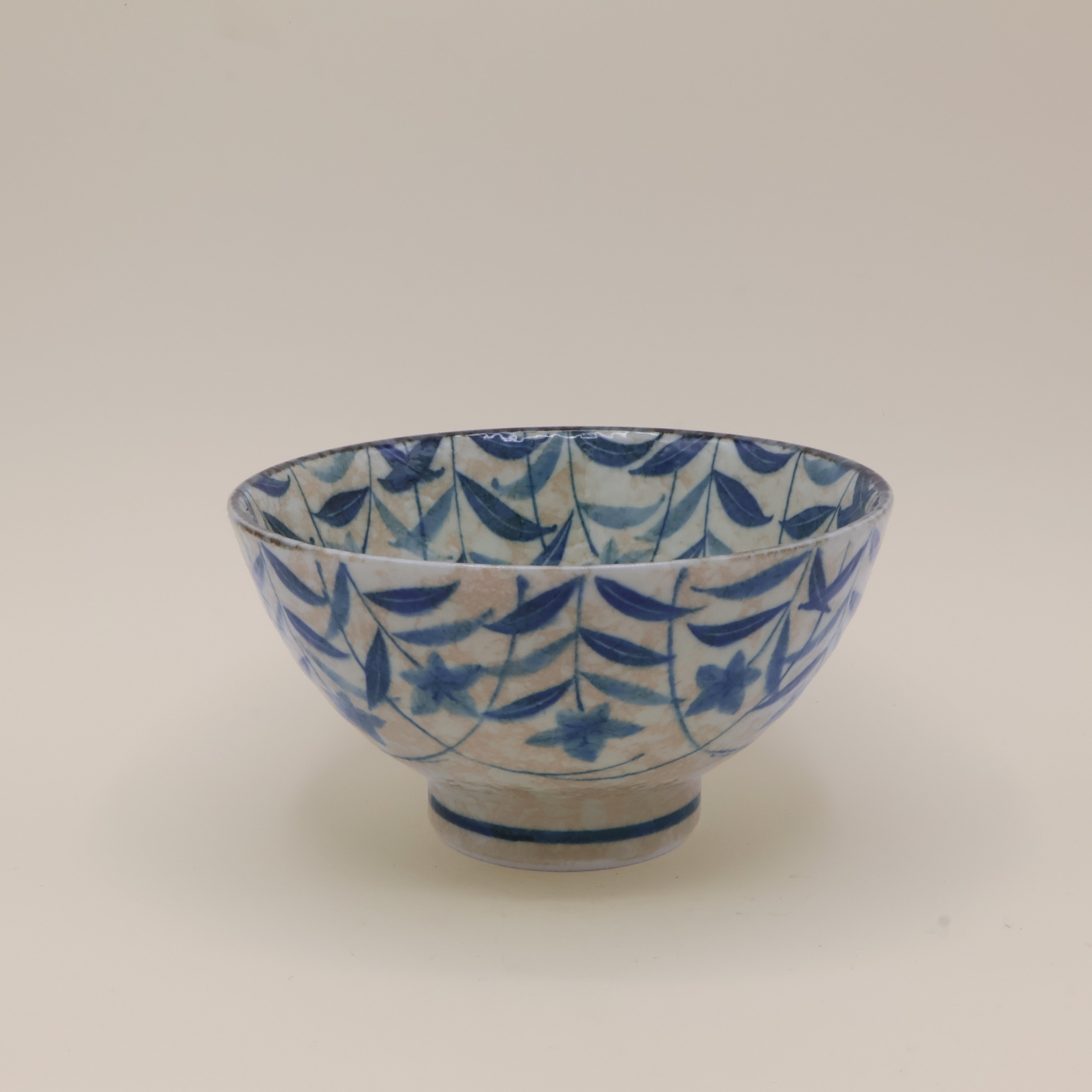 Noodle bowl with blue floral motif