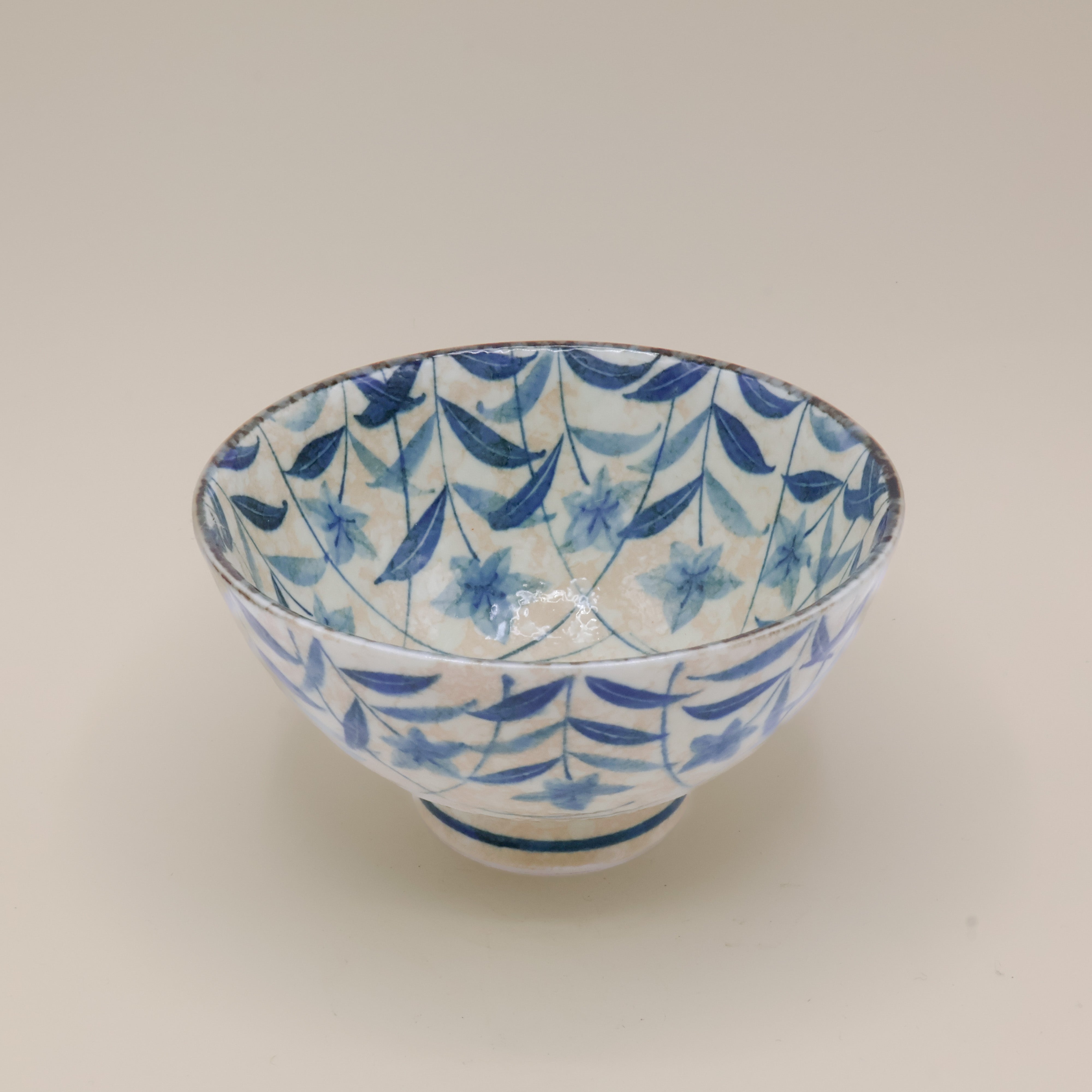 Noodle bowl with blue floral motif