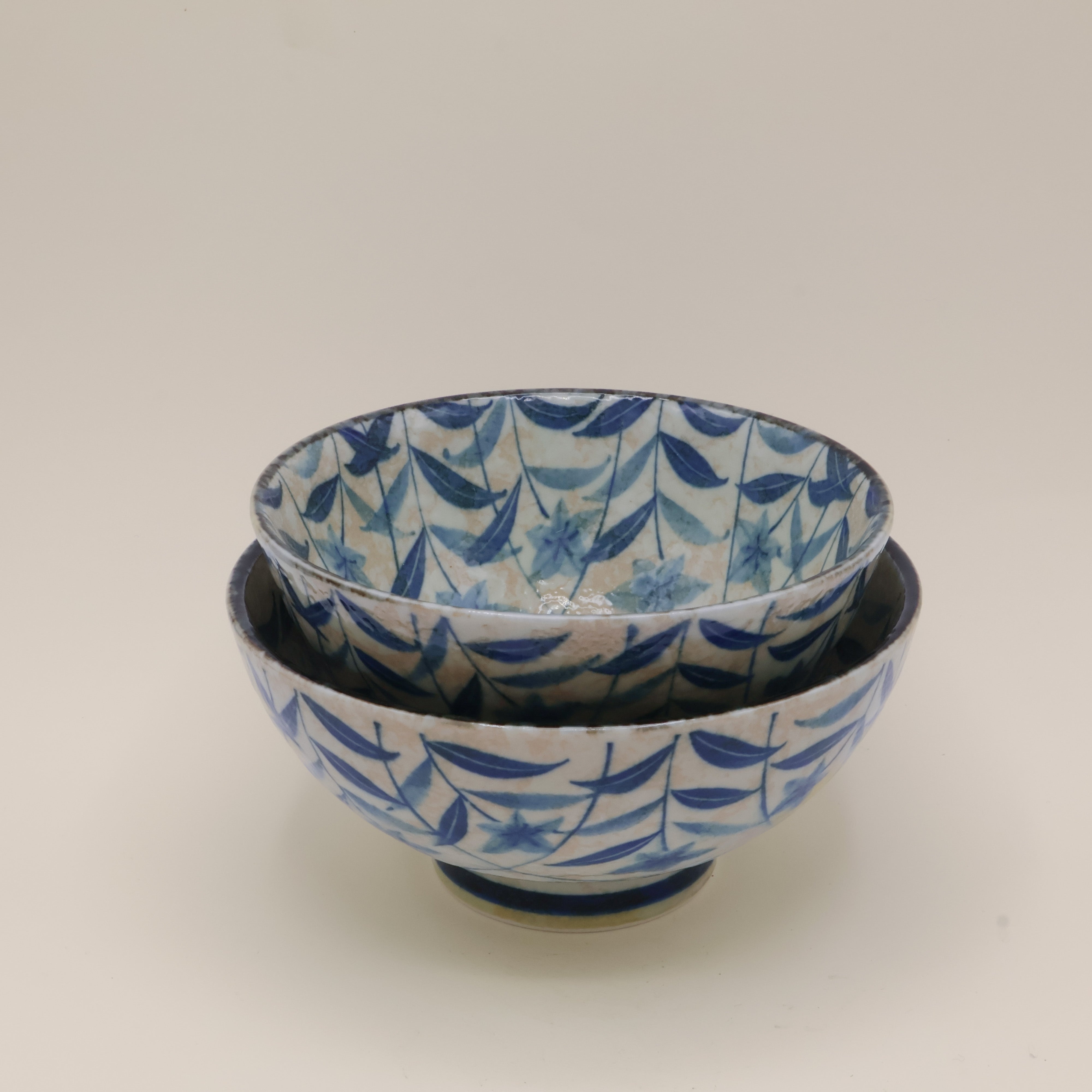 Noodle bowl with blue floral motif