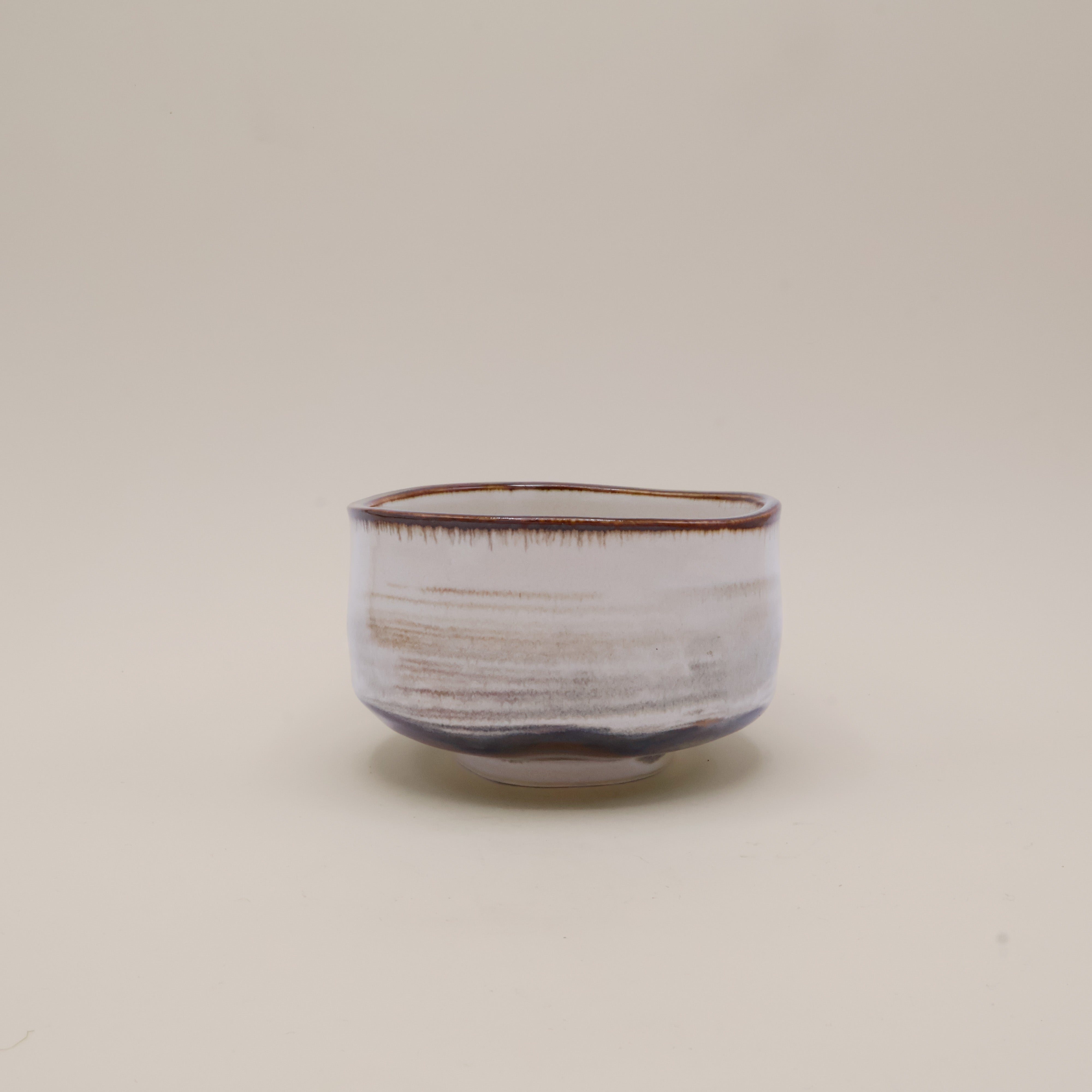 Matcha cup - Beige glaze and brown/gray stripes