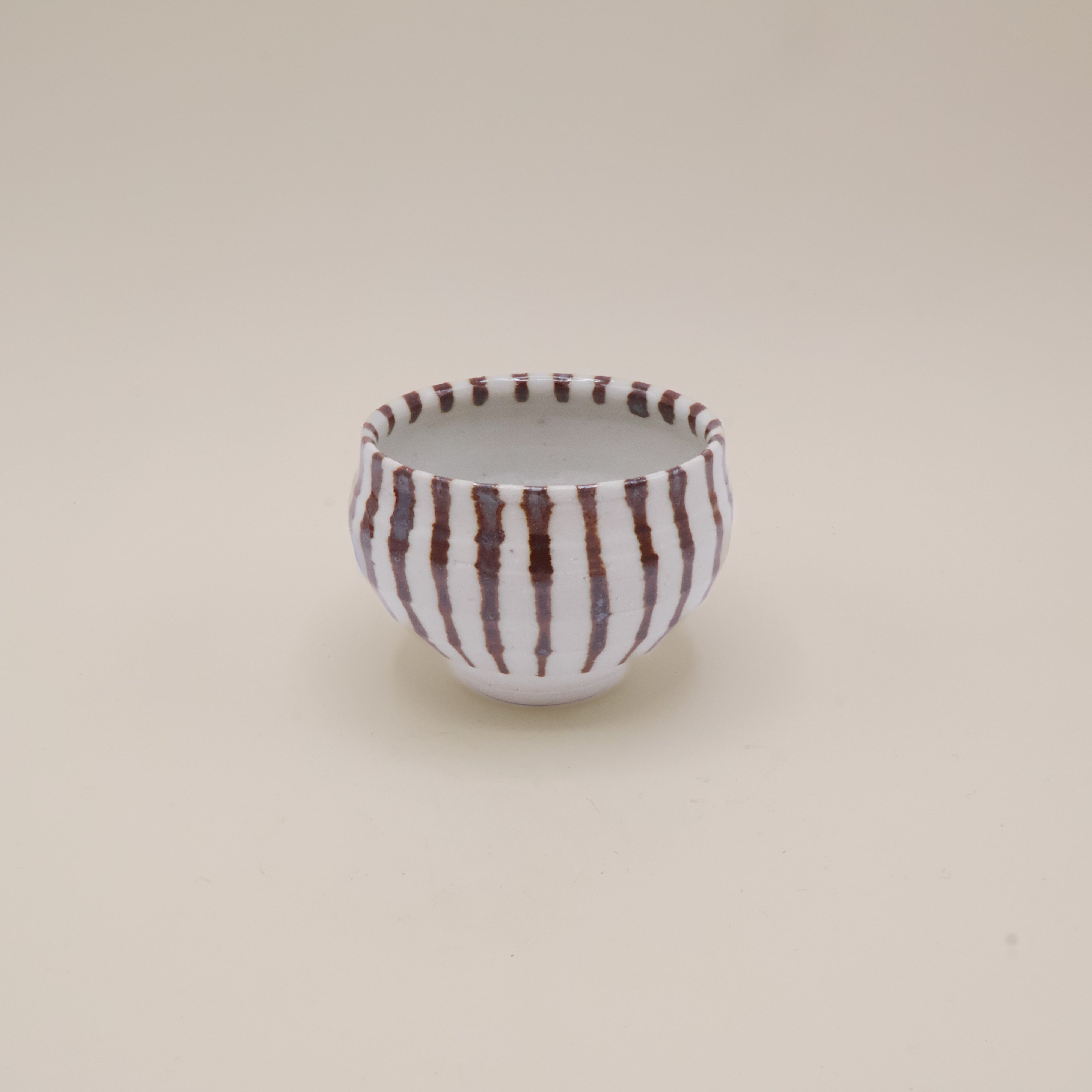 Japansk kop med metallisk brune striber