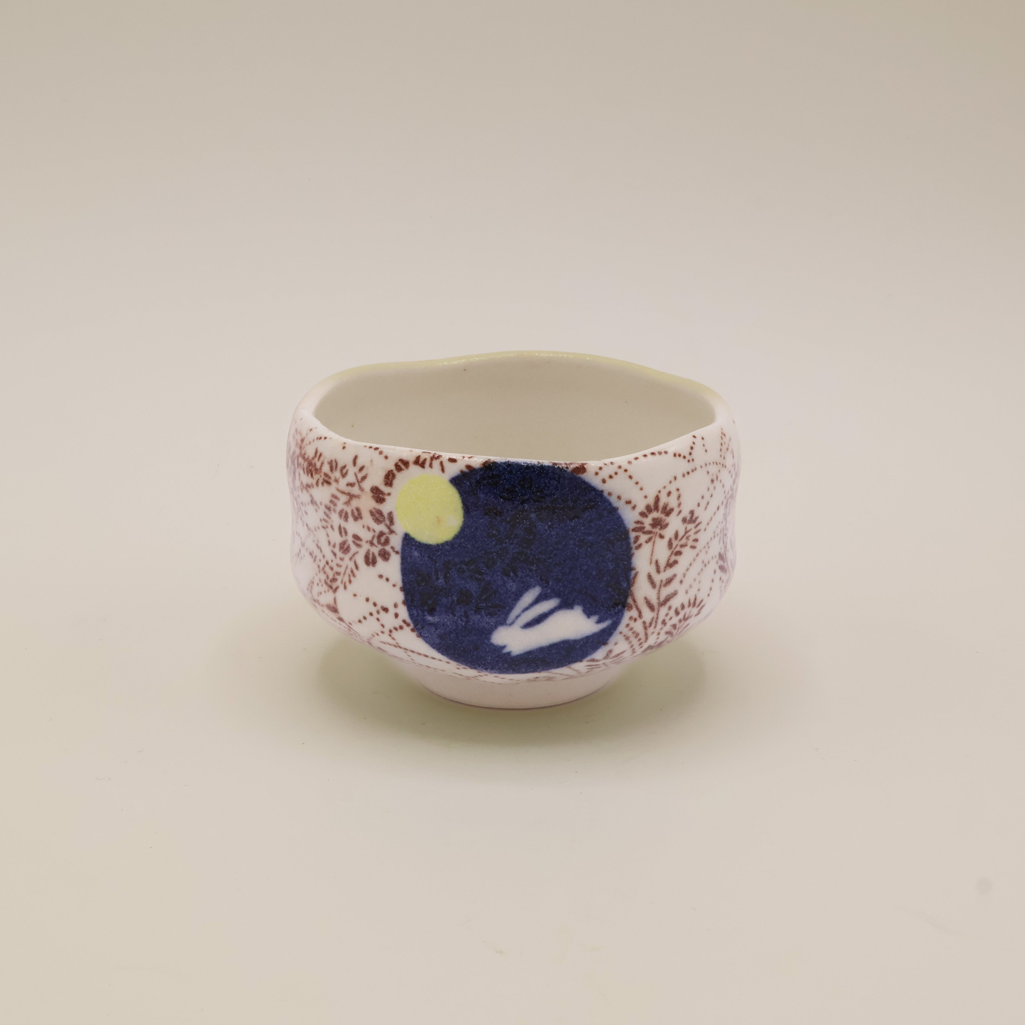 Matchakop - Lille med brunt mønster, måne og kanin