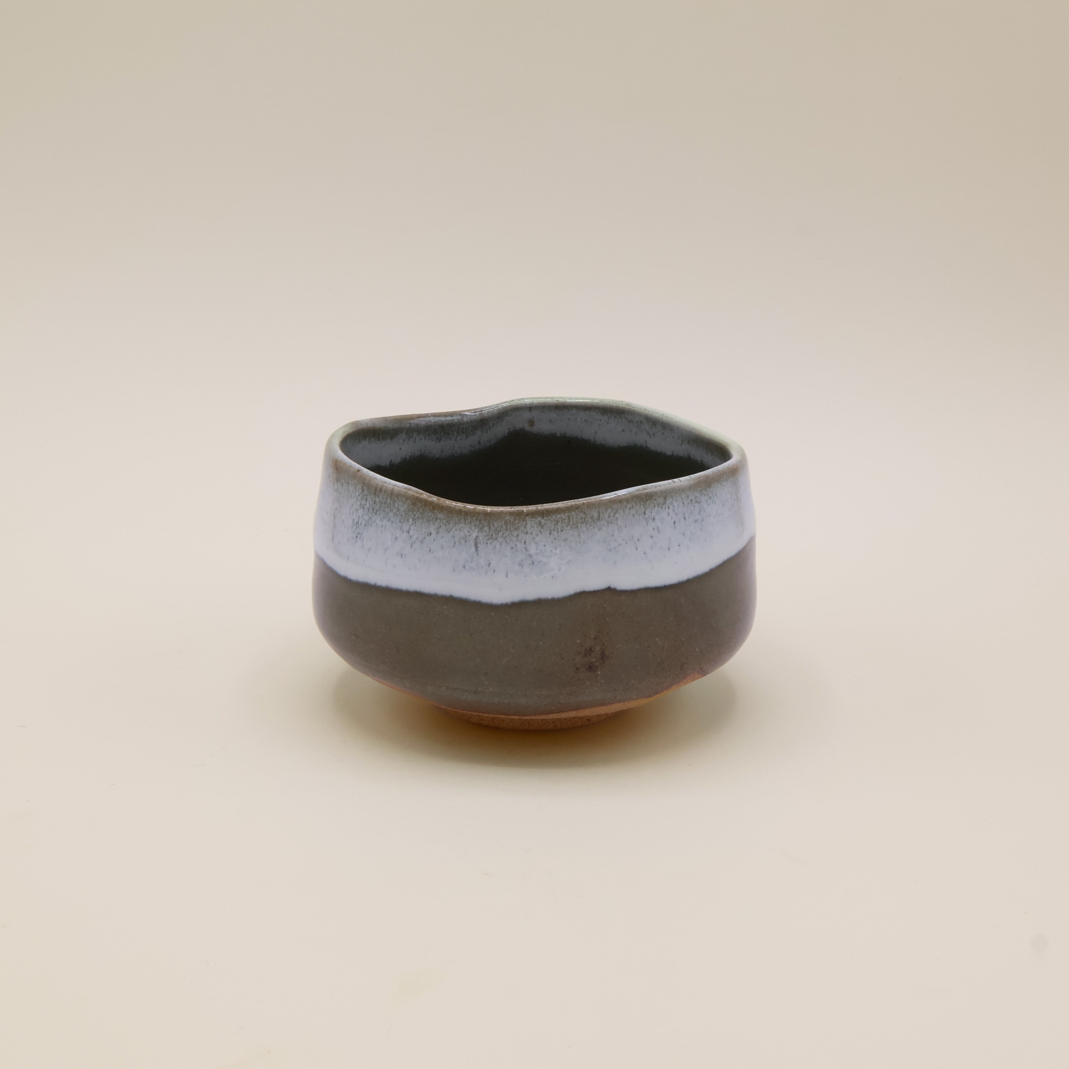 Matchakop - Støvet grøn med lyseblå kant