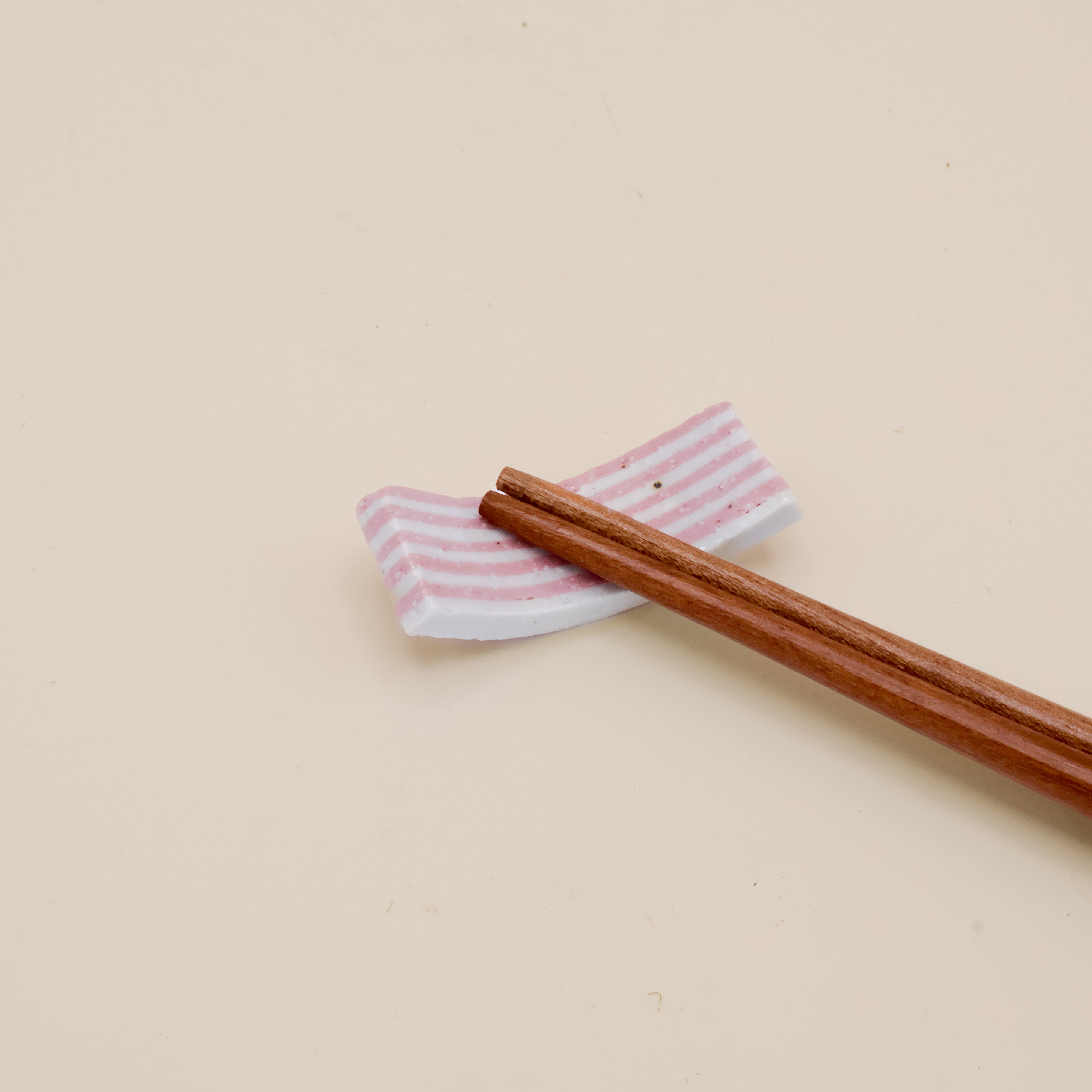 Chopstick holder - Bow with pink stripes