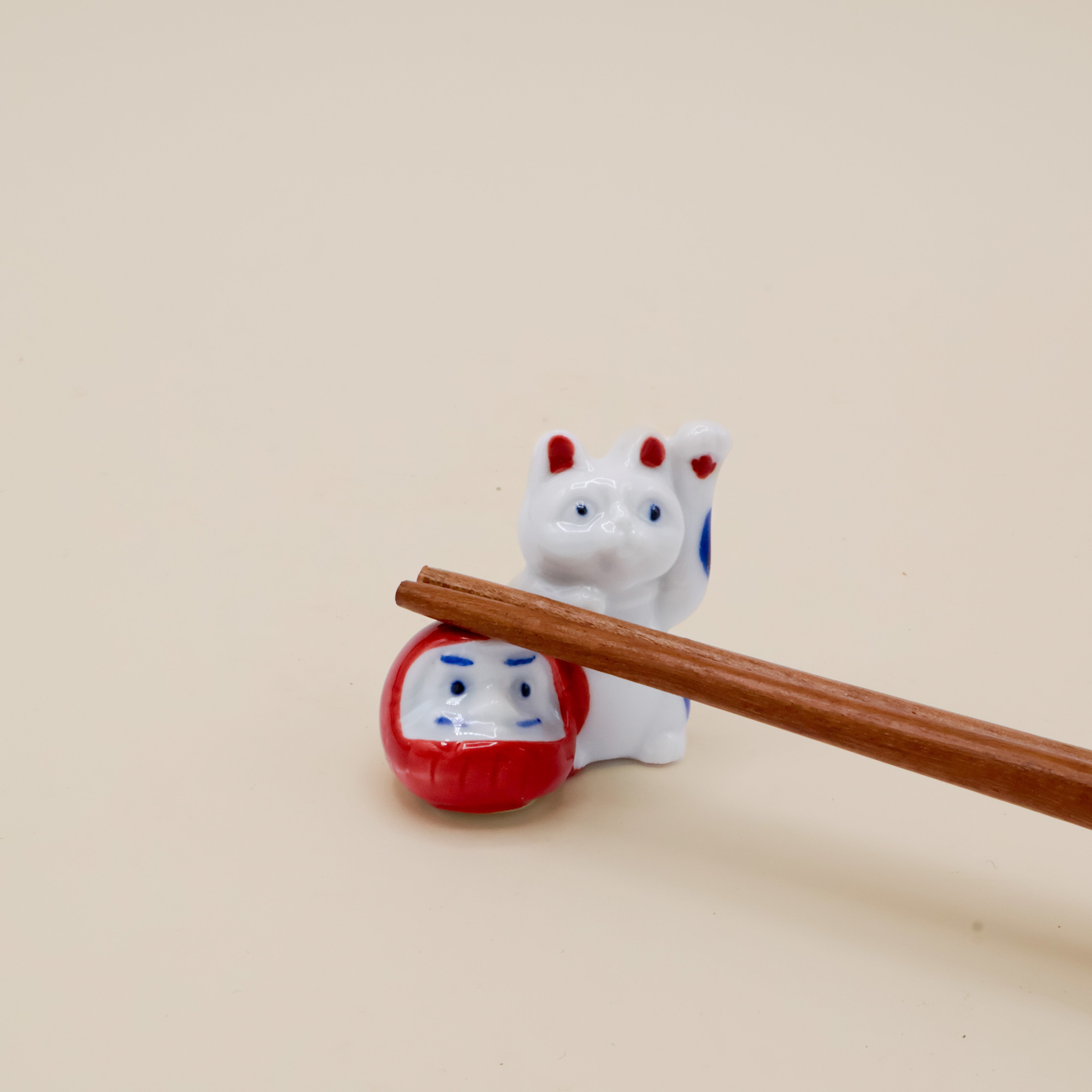 Chopstick holder - Daruma and cat