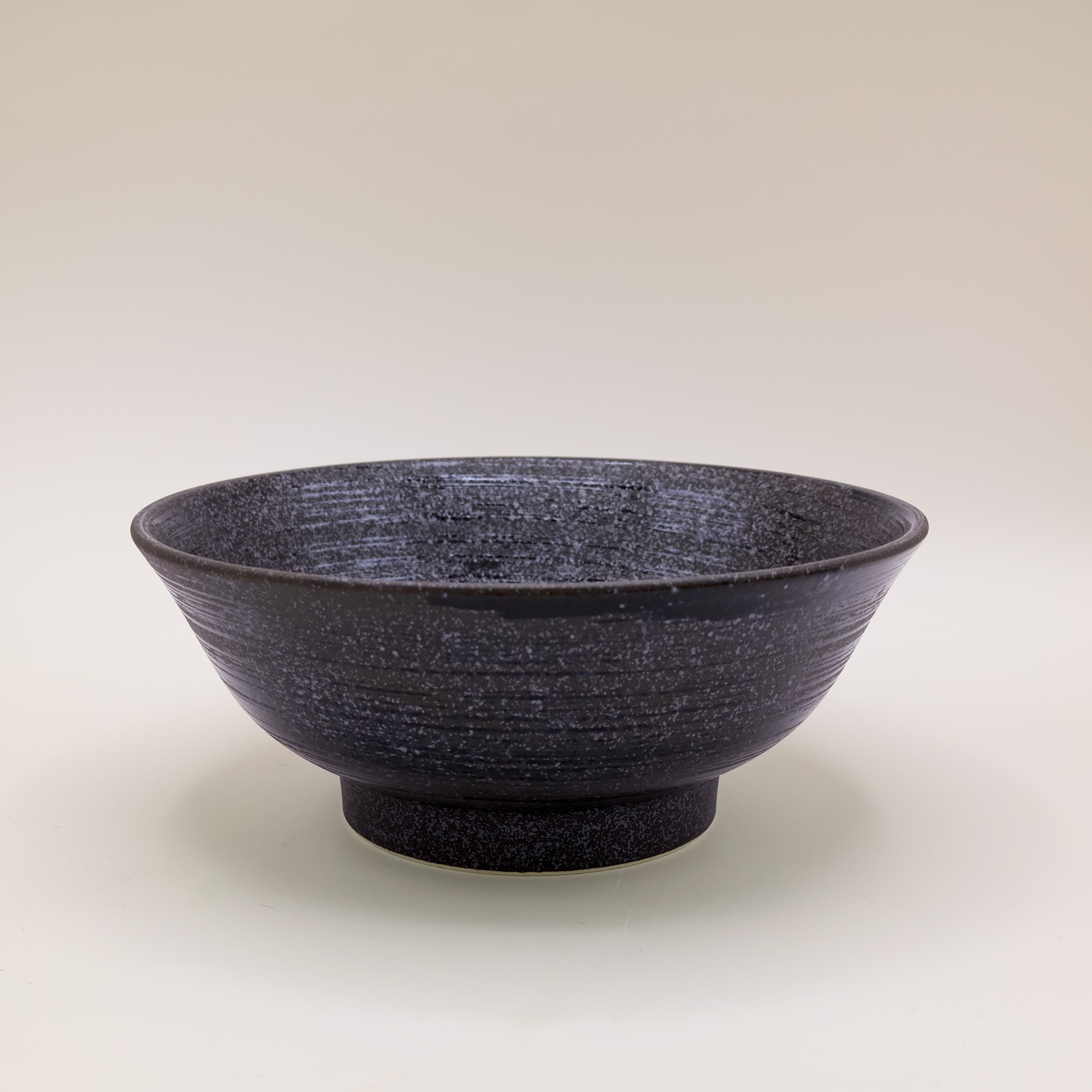 Ramenskål i sort med striber