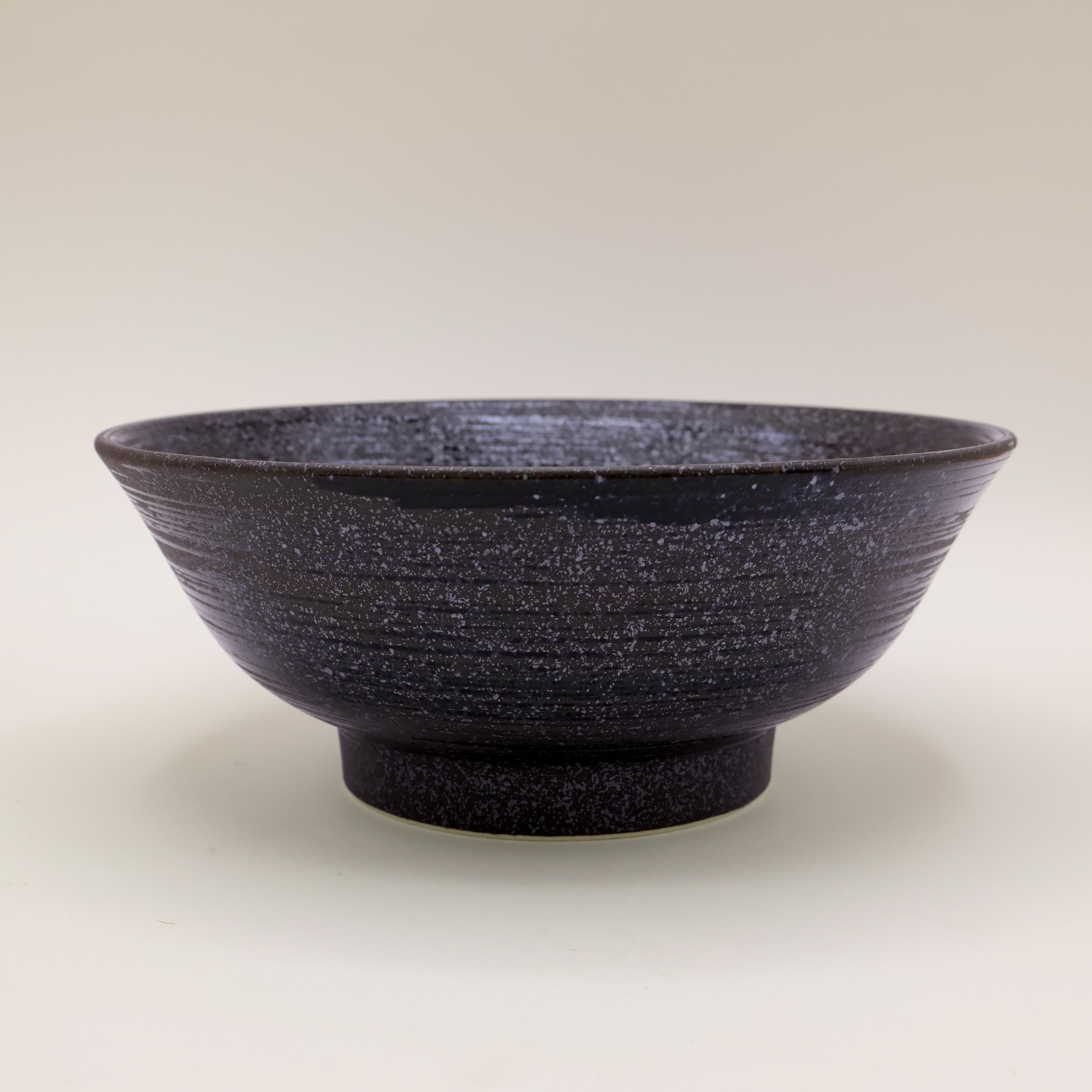 Ramenskål i sort med striber