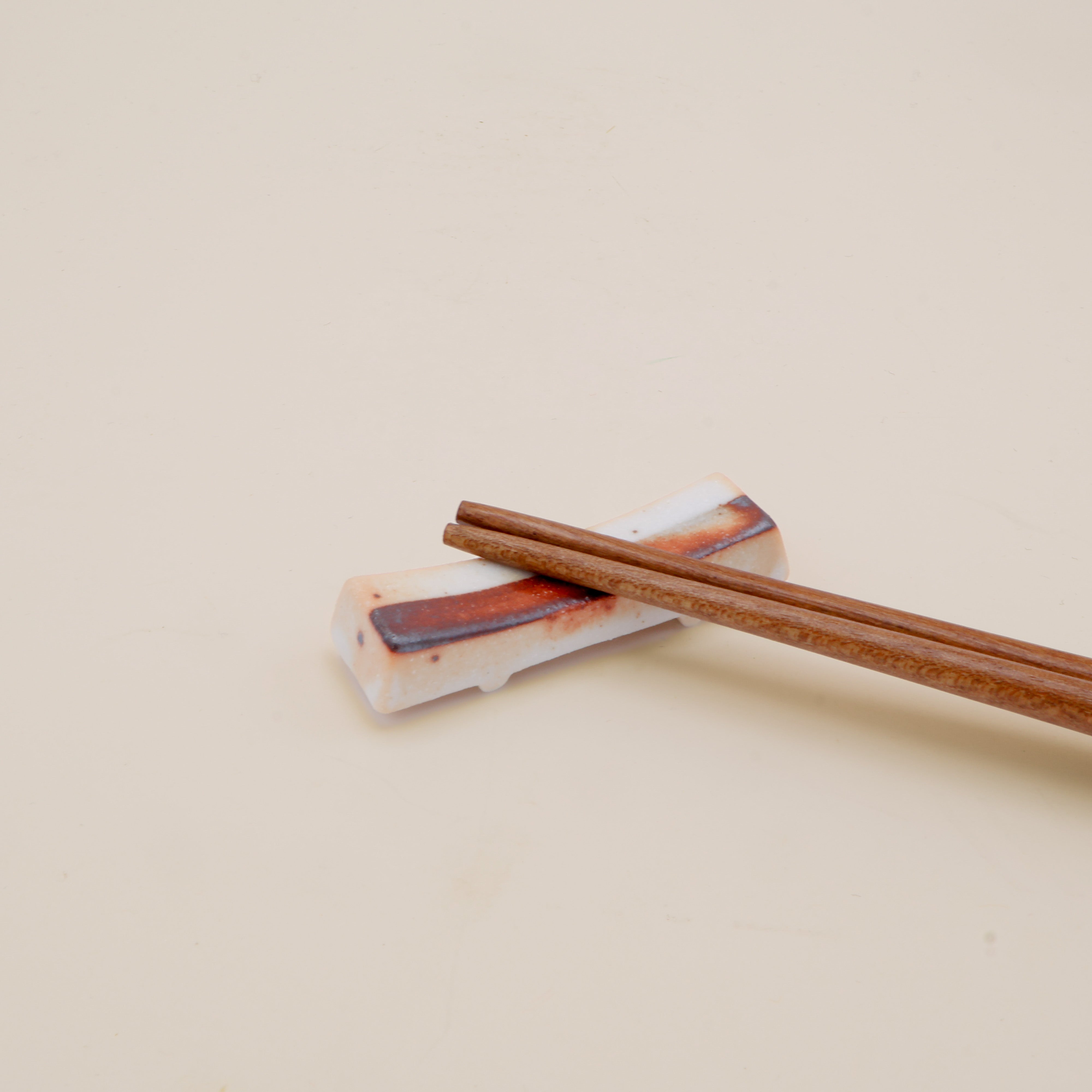 Spisepindeholder - Bambus grå og brun