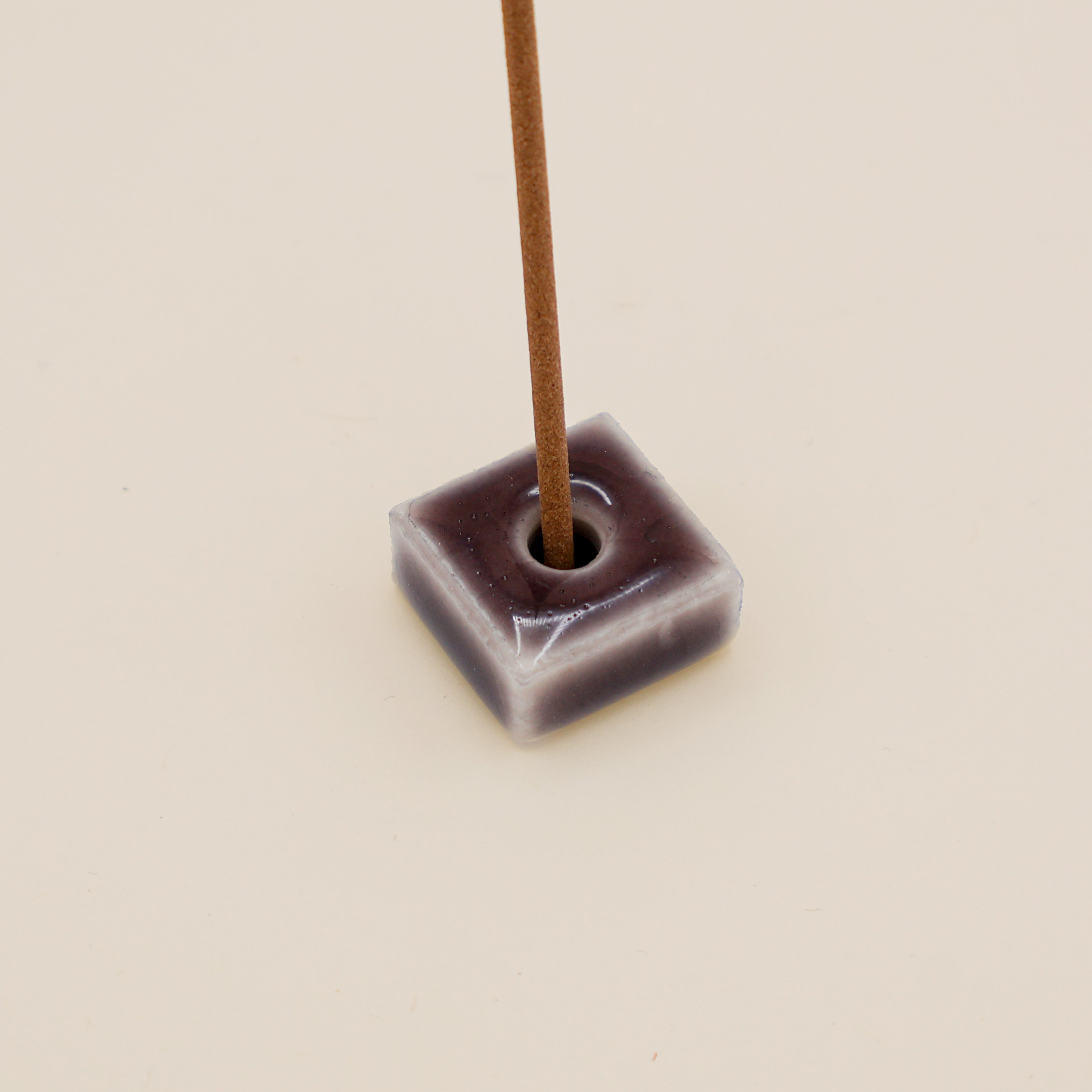 Holder til røgelse - Firkantet / Grålilla