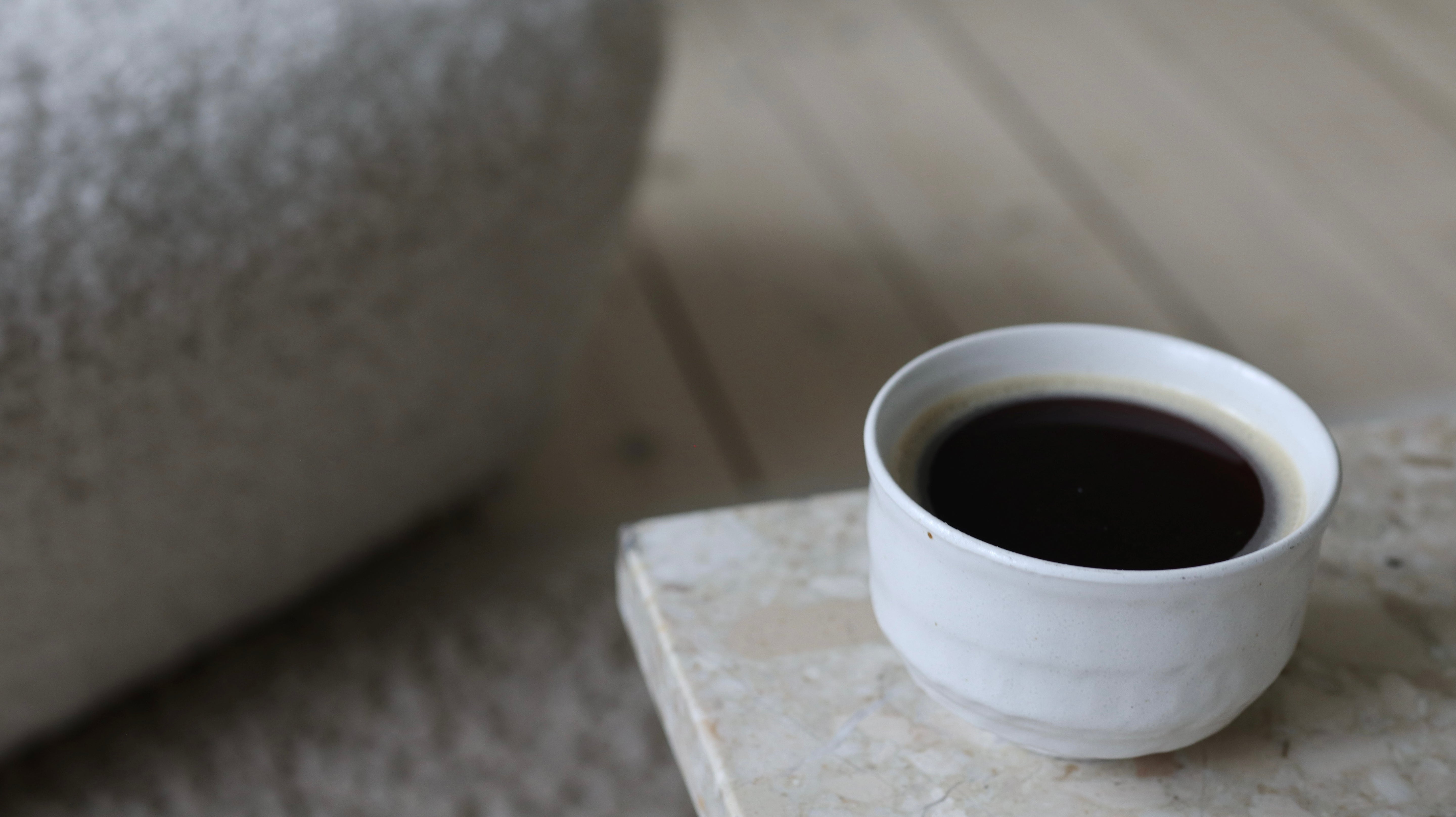 Japansk kop med hvid glasur - Mat