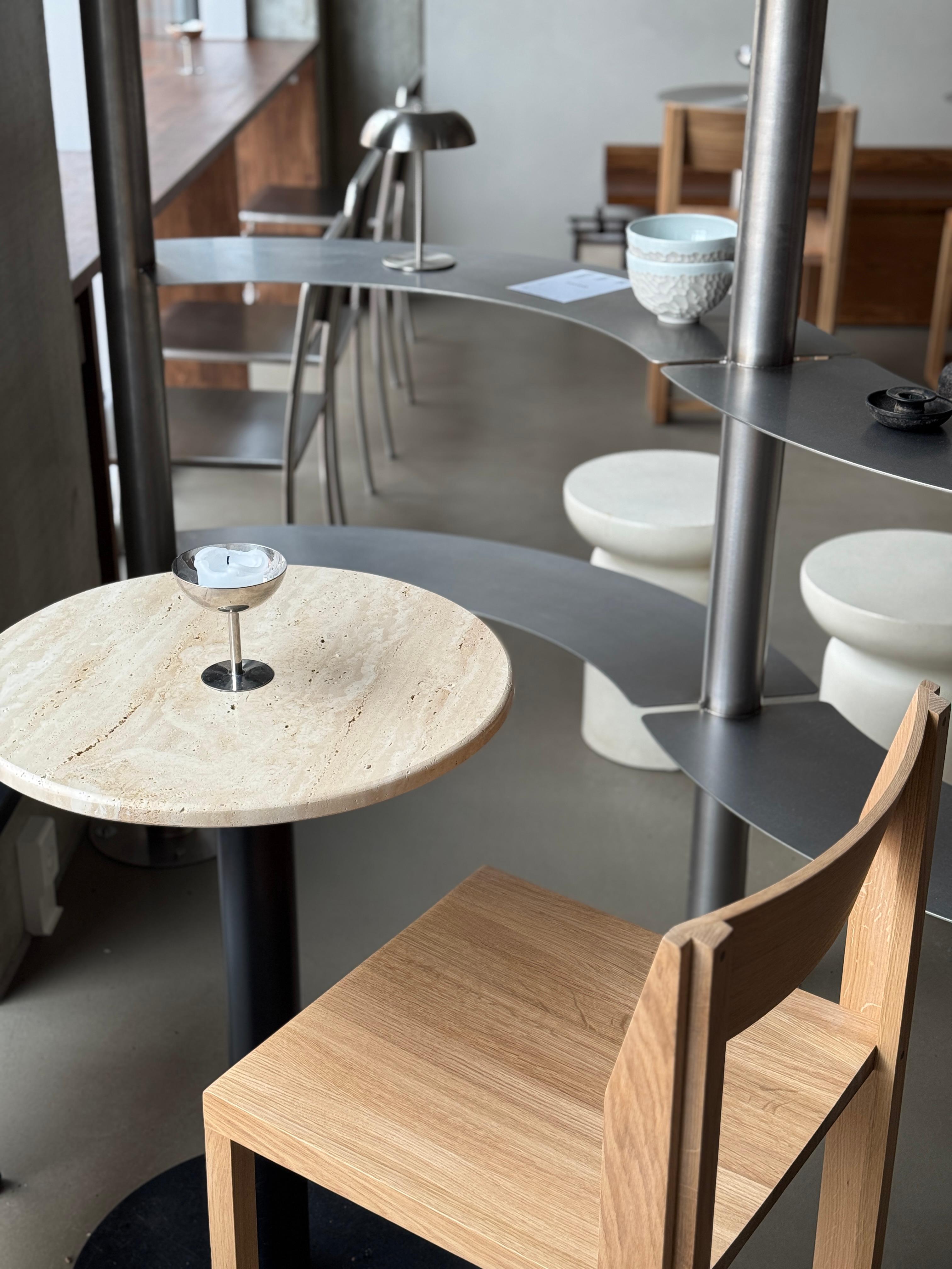 Kristina Dam: Outline chair