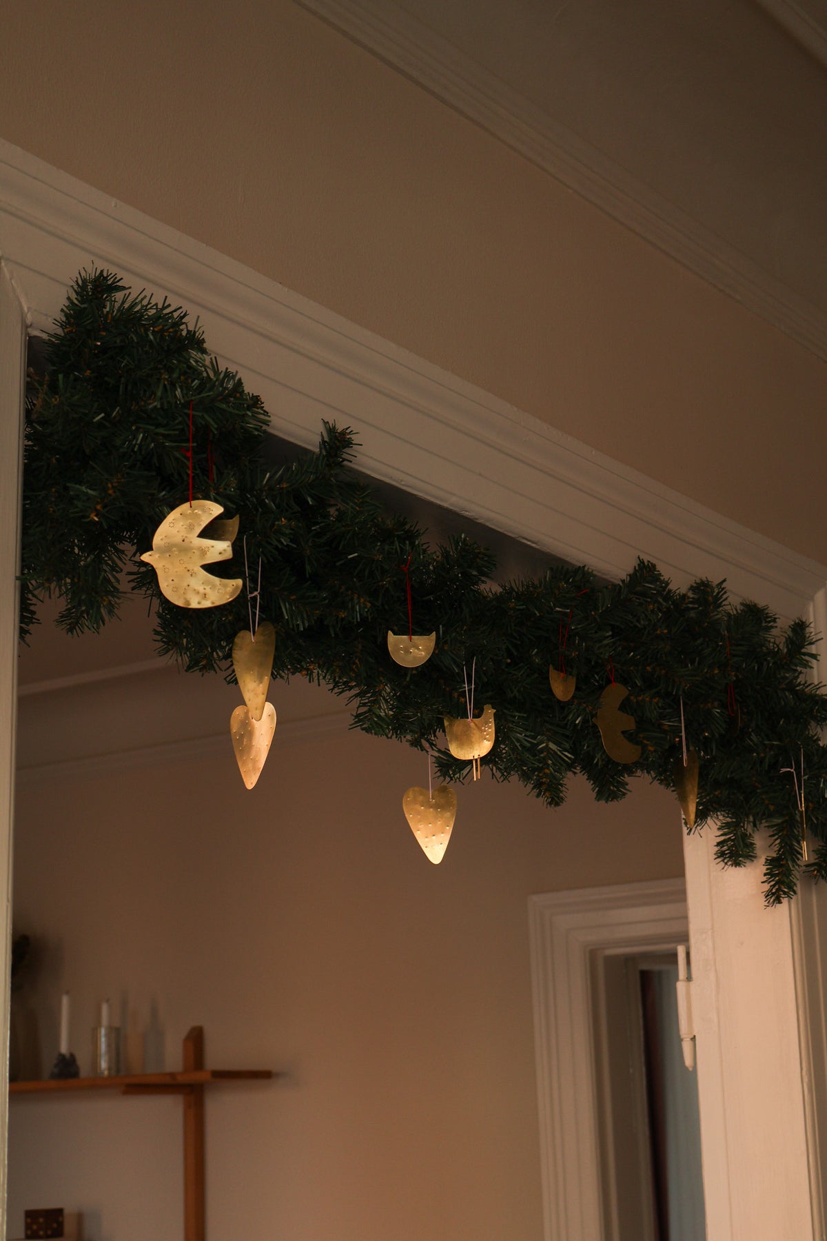 Håndlavet julepynt i messing: fugle ornament
