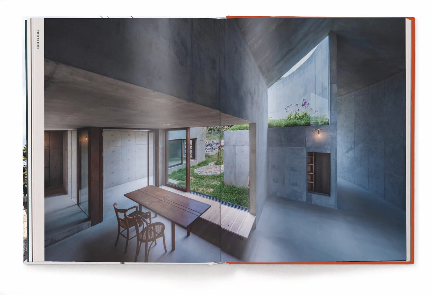 Coffee table book - A House in Japan