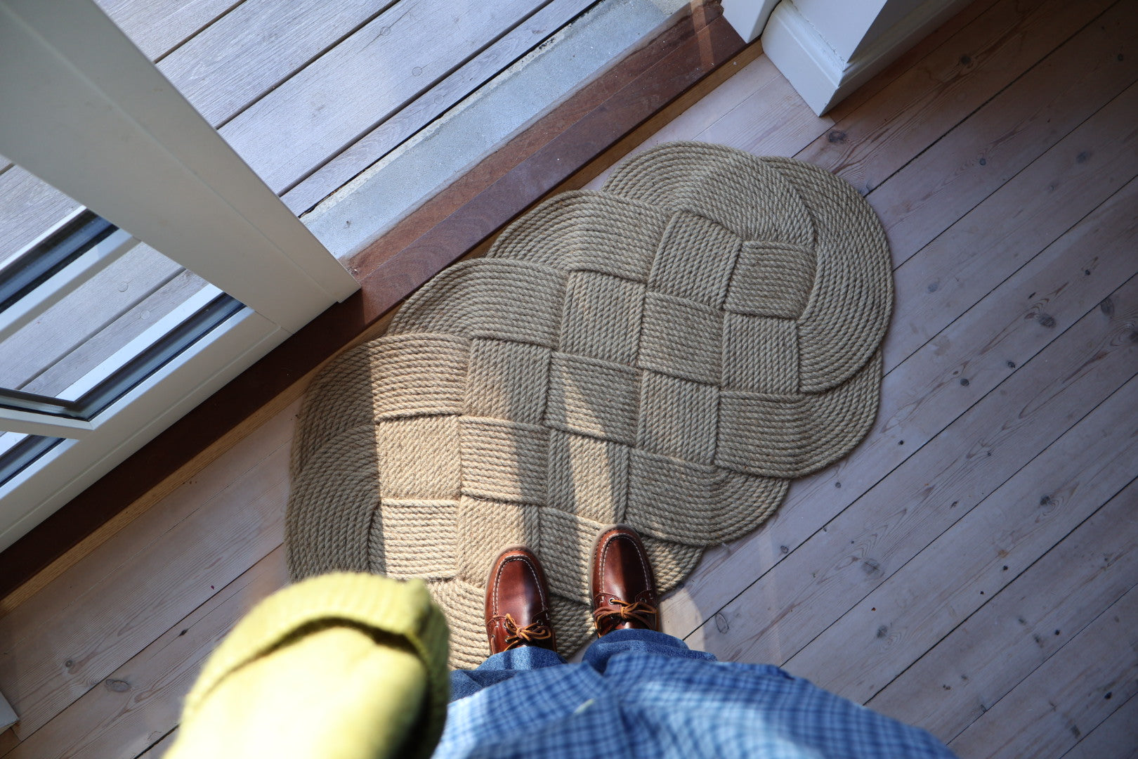 Yōkoso hand-woven jute door mat; great