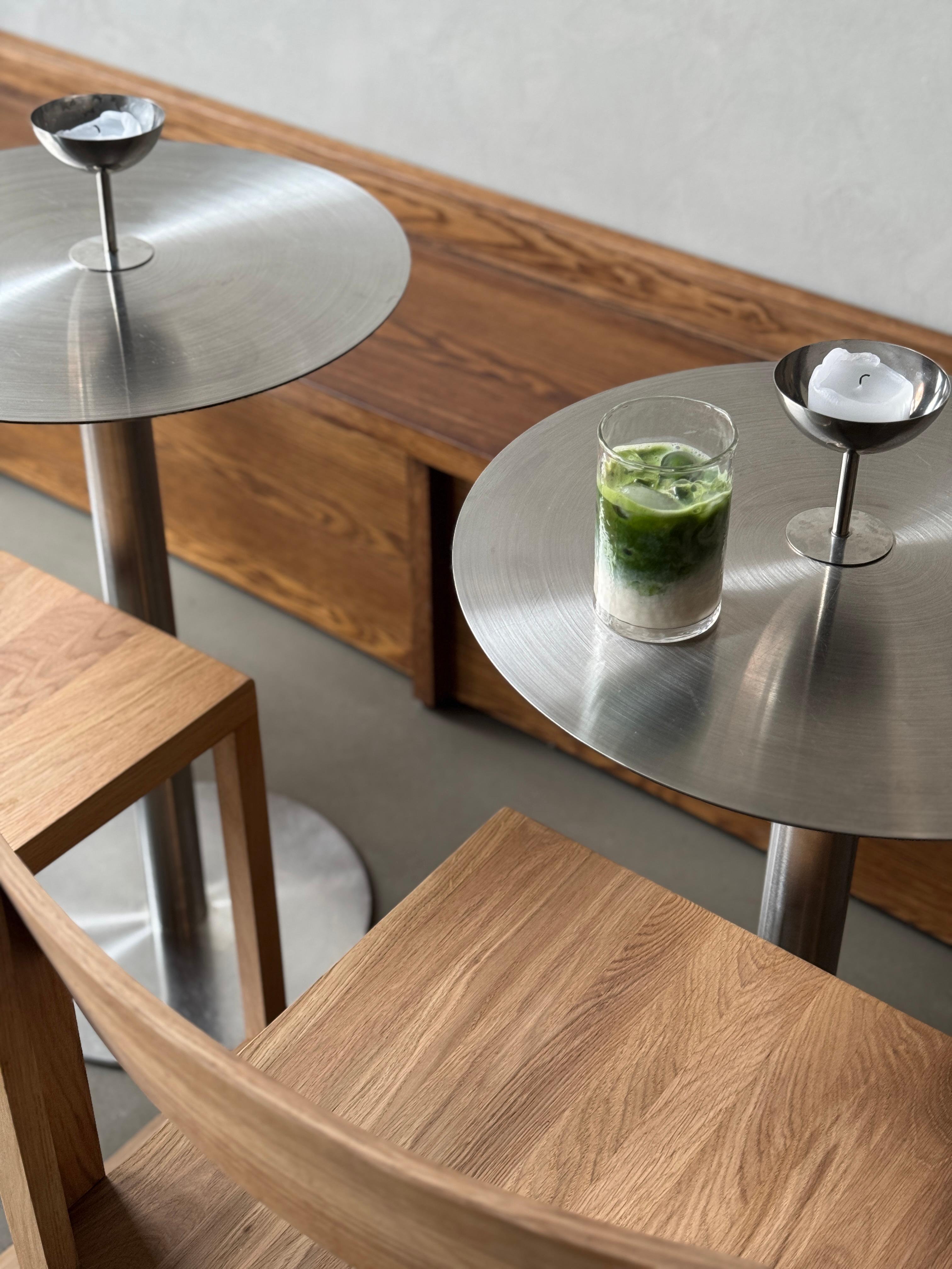 Kristina Dam: Outline chair