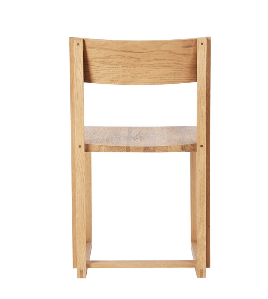 Kristina Dam: Outline chair