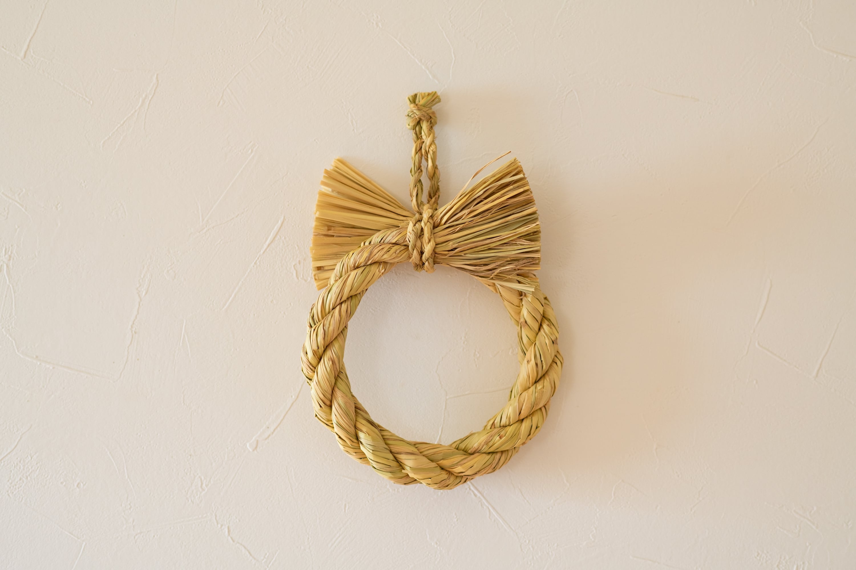 (quantity,price,measurement,image)Decorative wreath