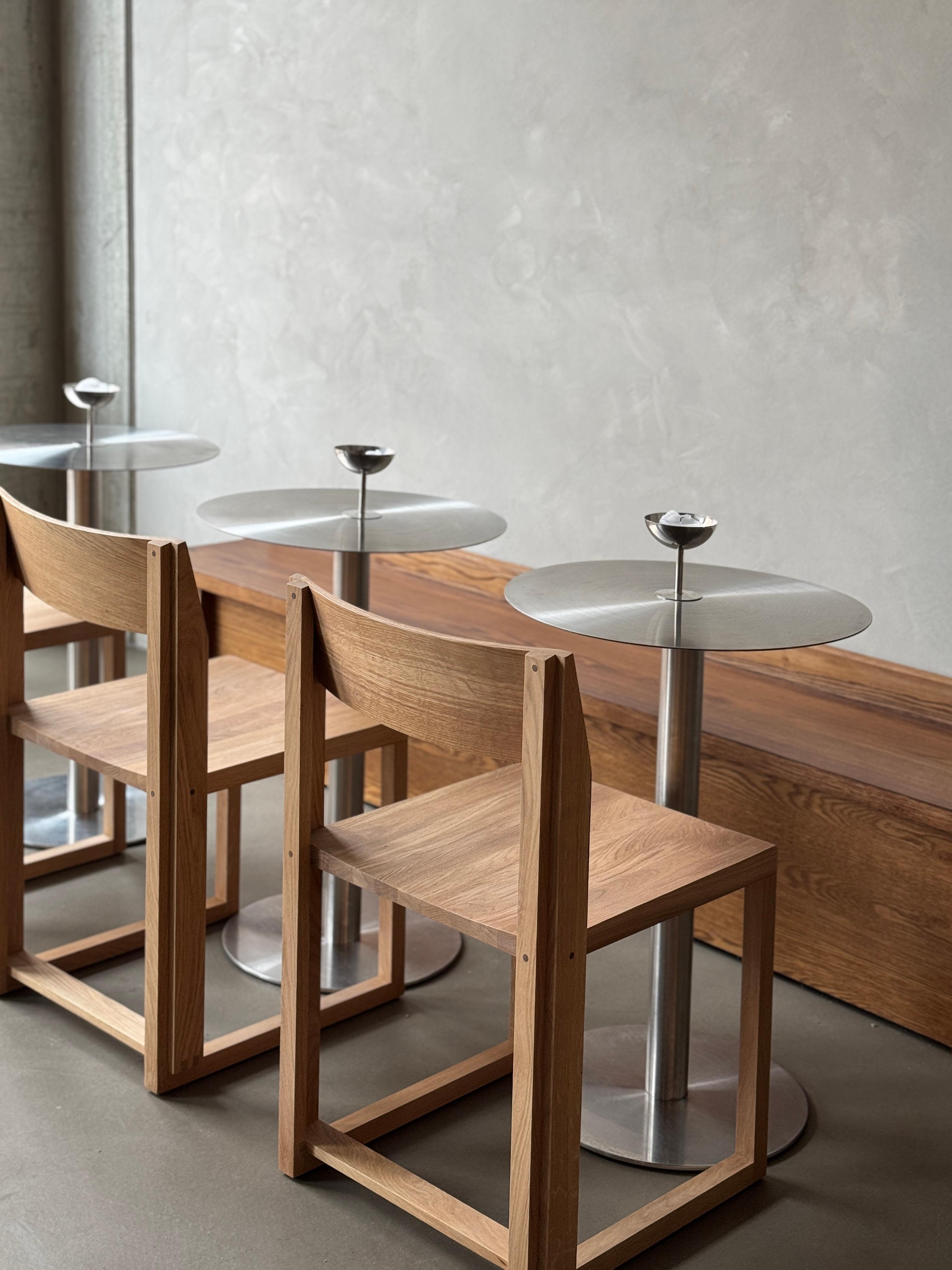 Kristina Dam: Outline chair