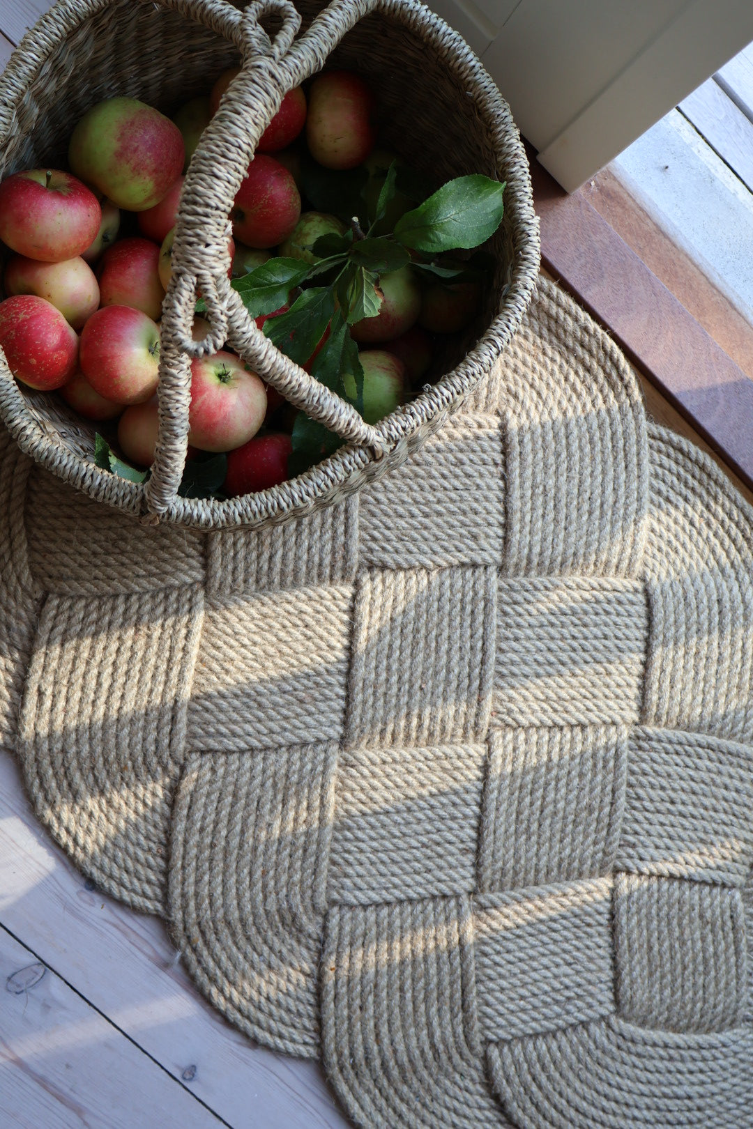 Yōkoso hand-woven jute door mat; great