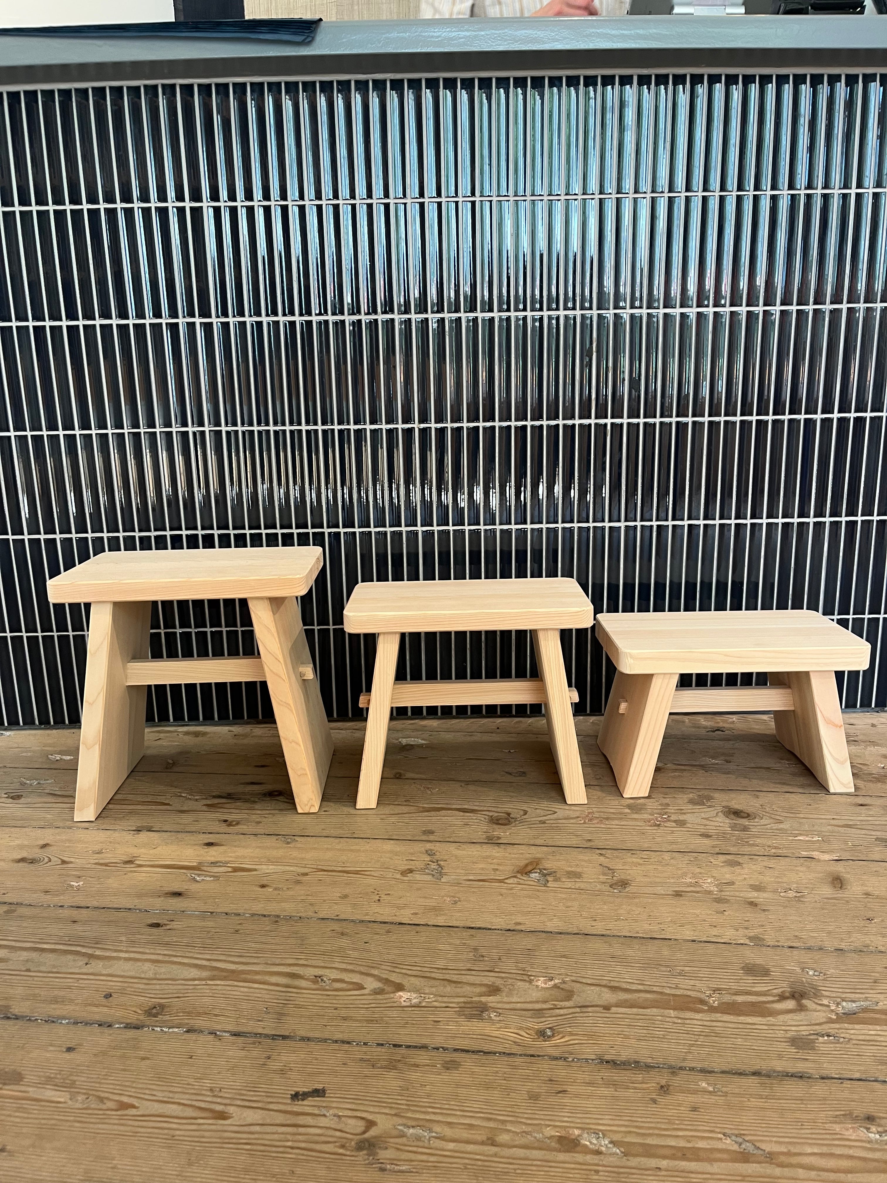 Small Japanese stools / bath chair in hinoki wood
