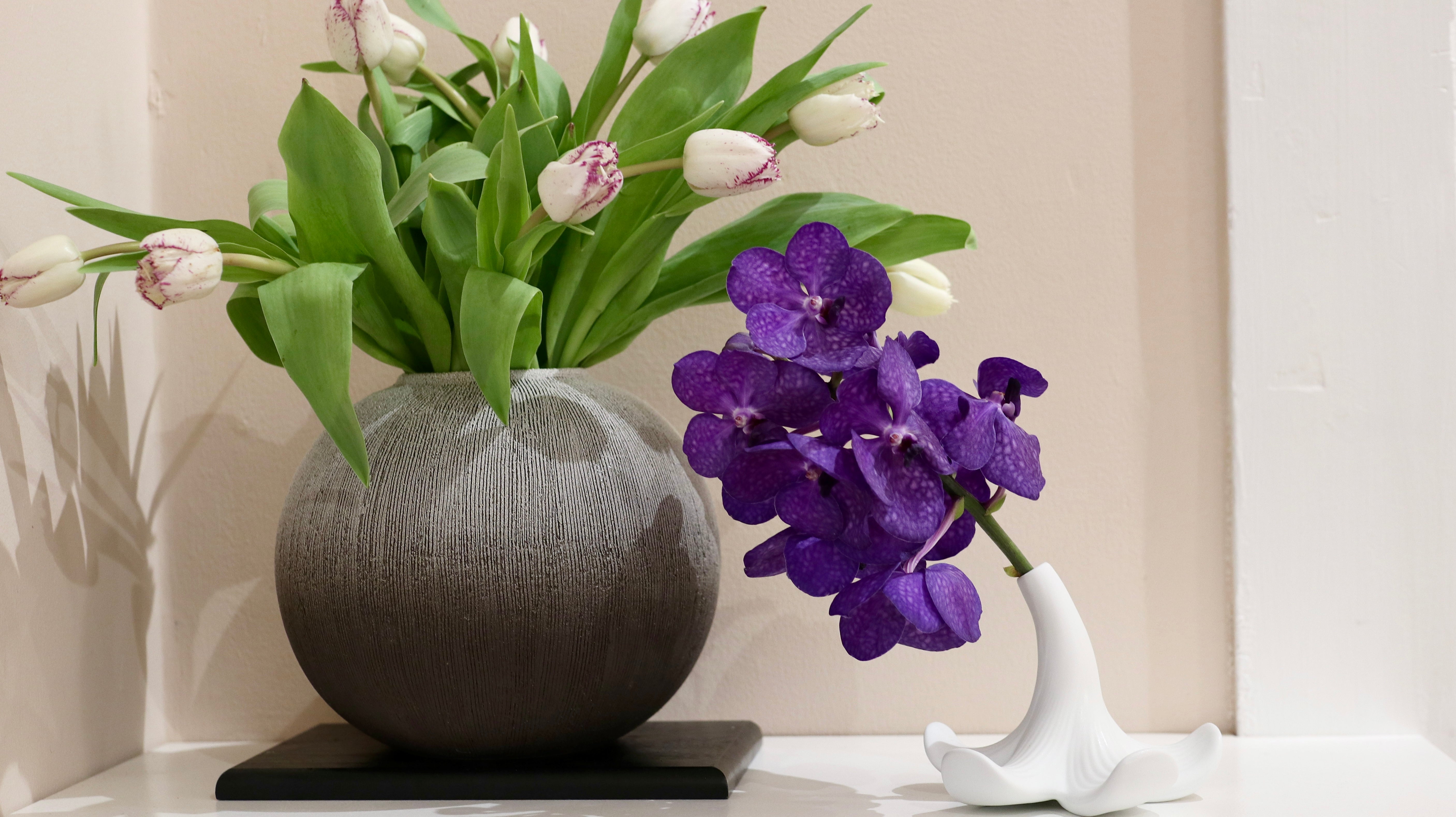 Vase - Large round rustic in black and grey