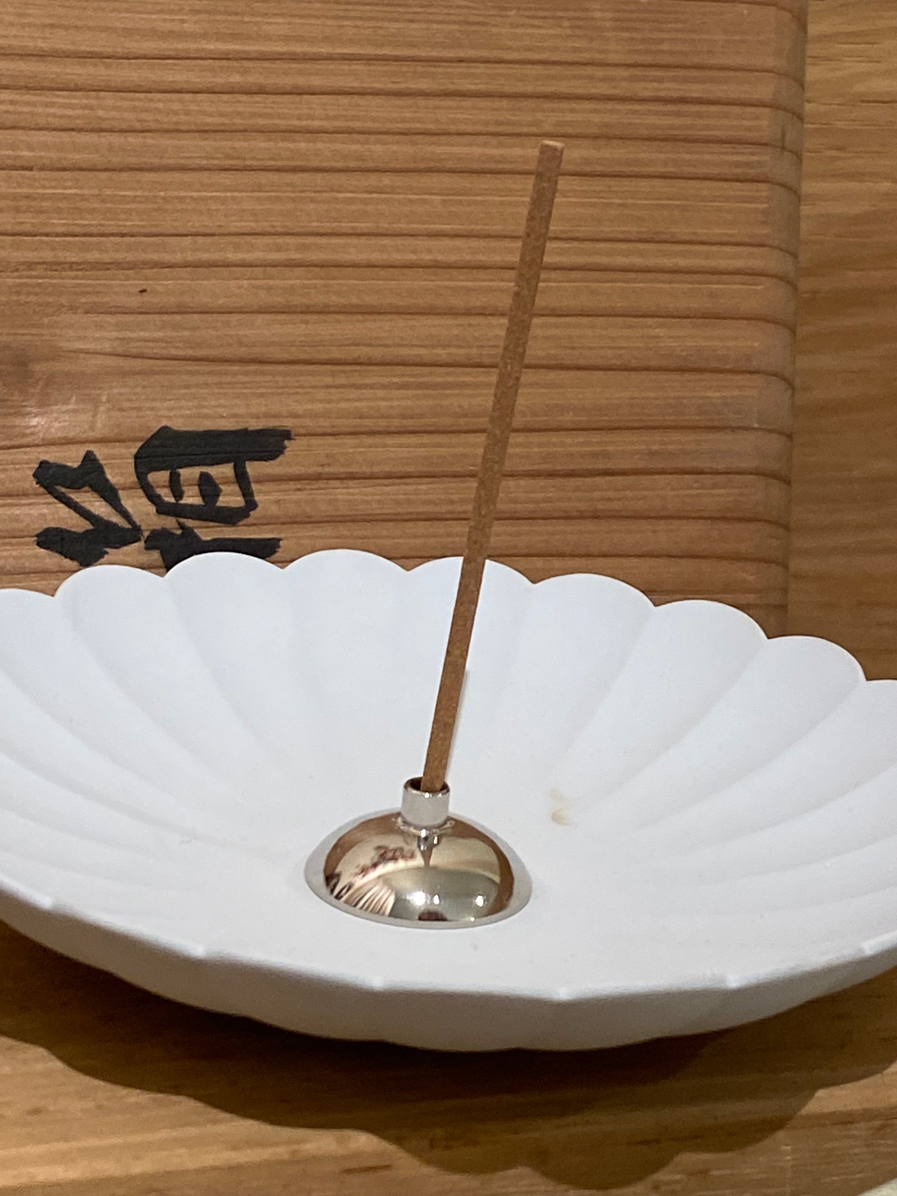 Holder til røgelse i stål