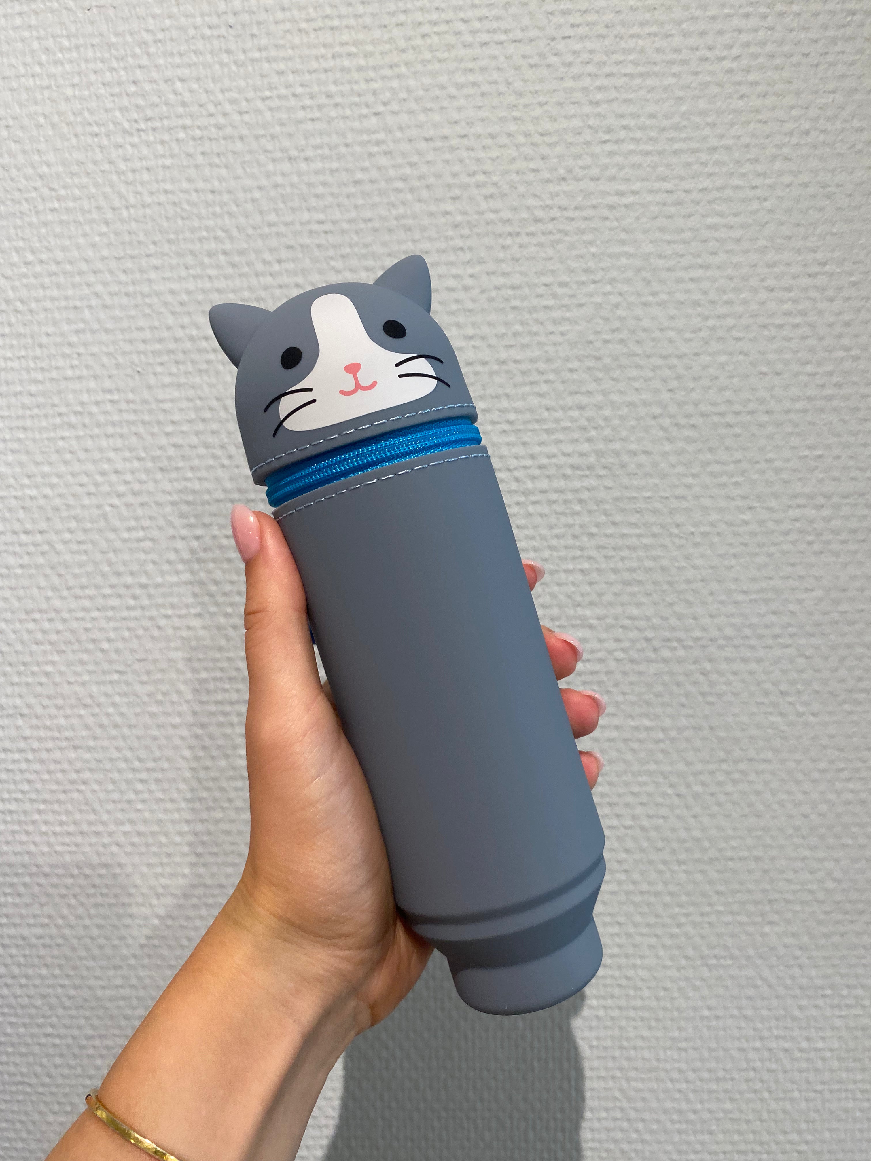 Pen houses with different animals