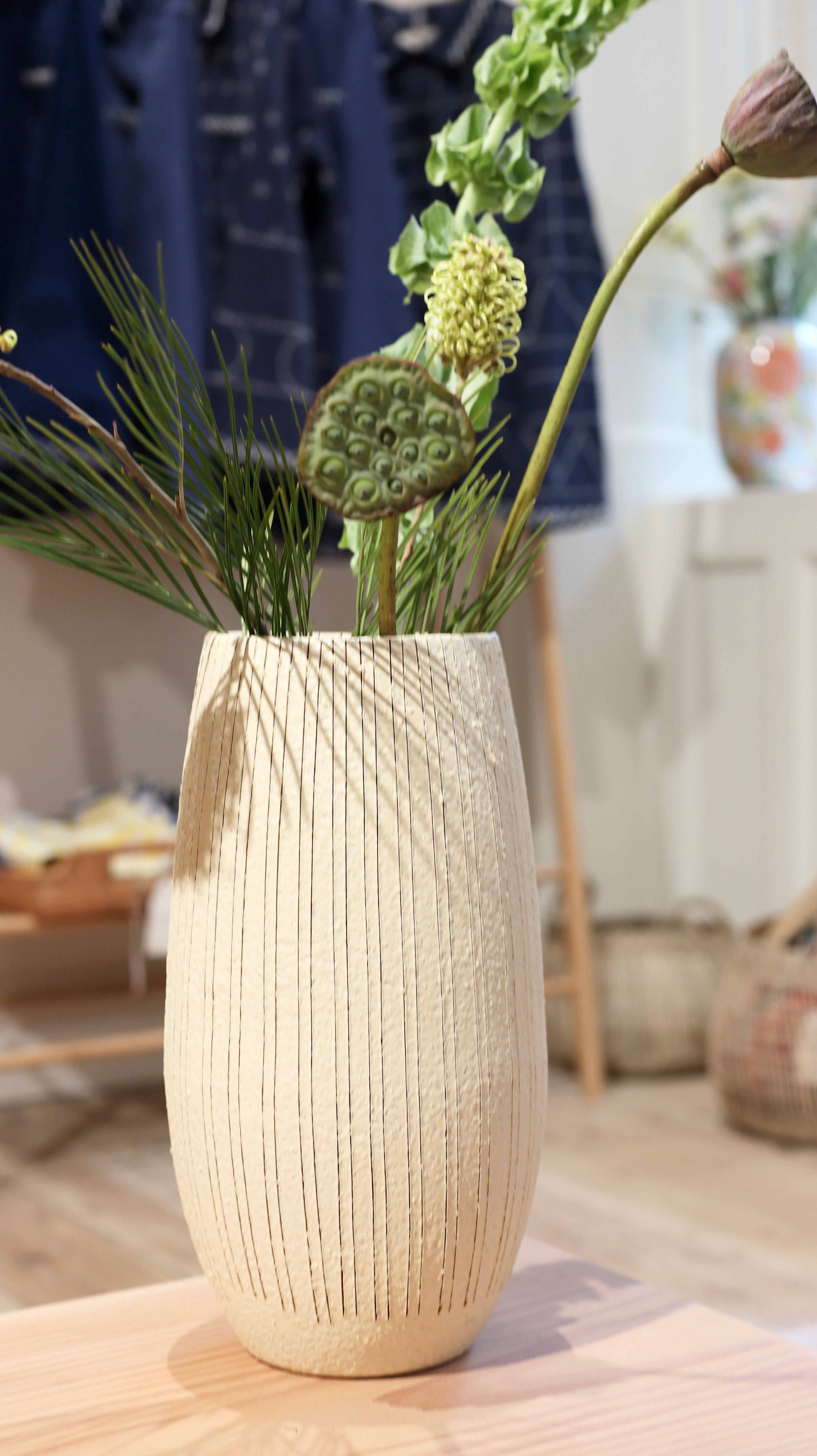 Vase - Large beige with stripes