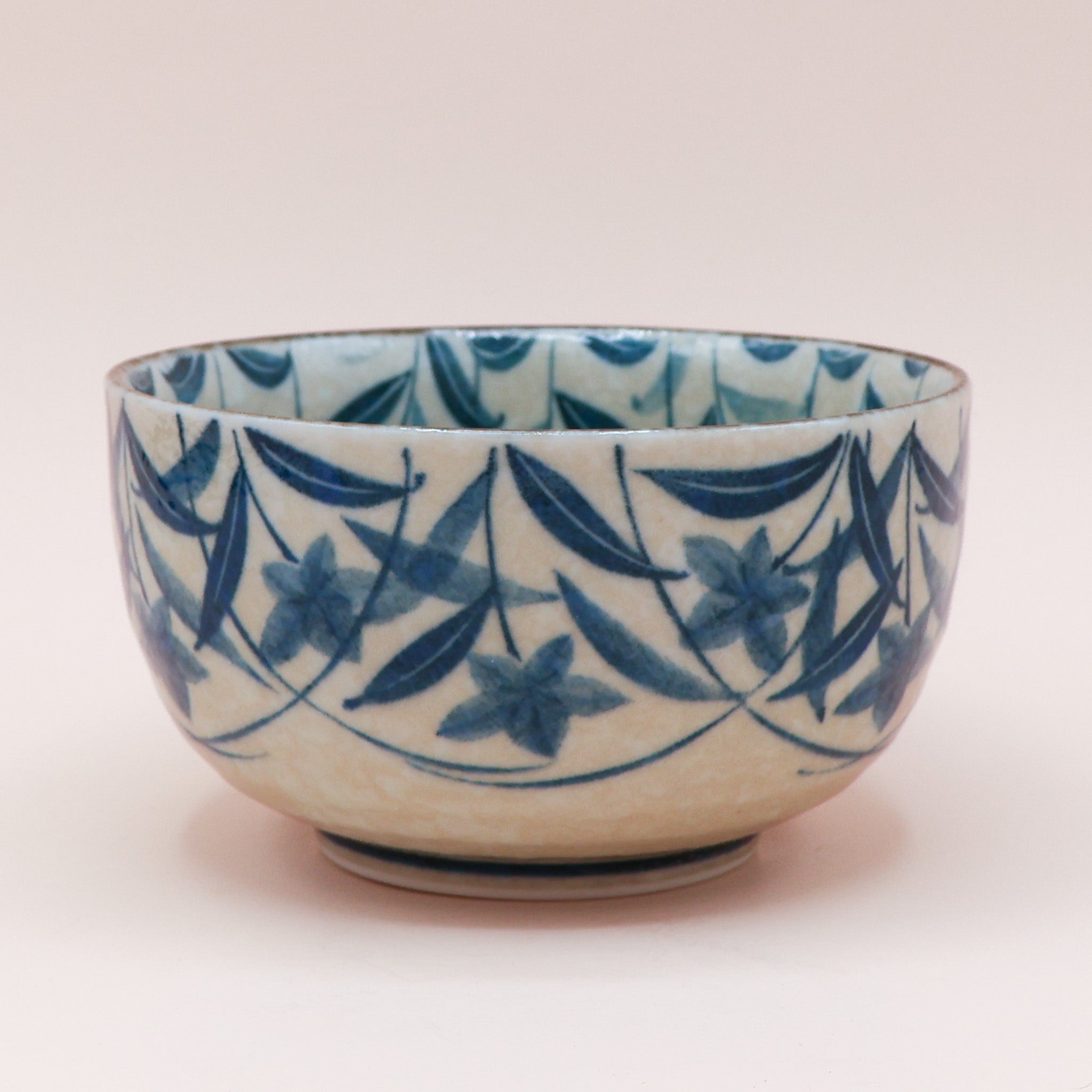 Matcha bowl - Blue floral motif