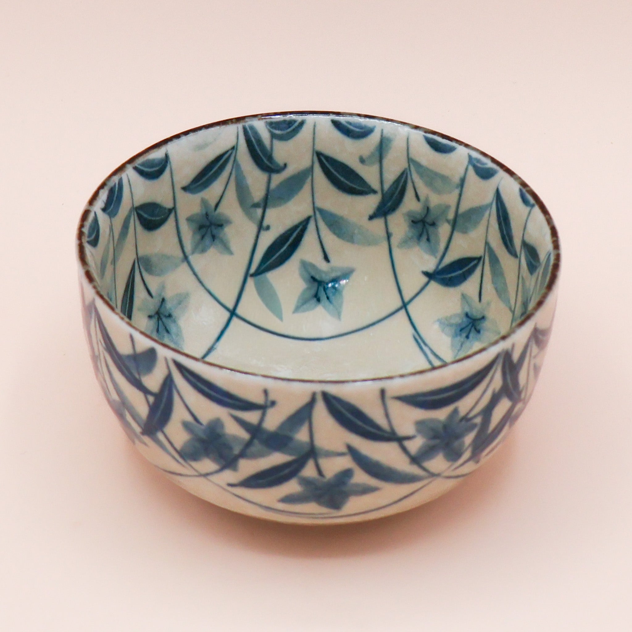 Matcha bowl - Blue floral motif