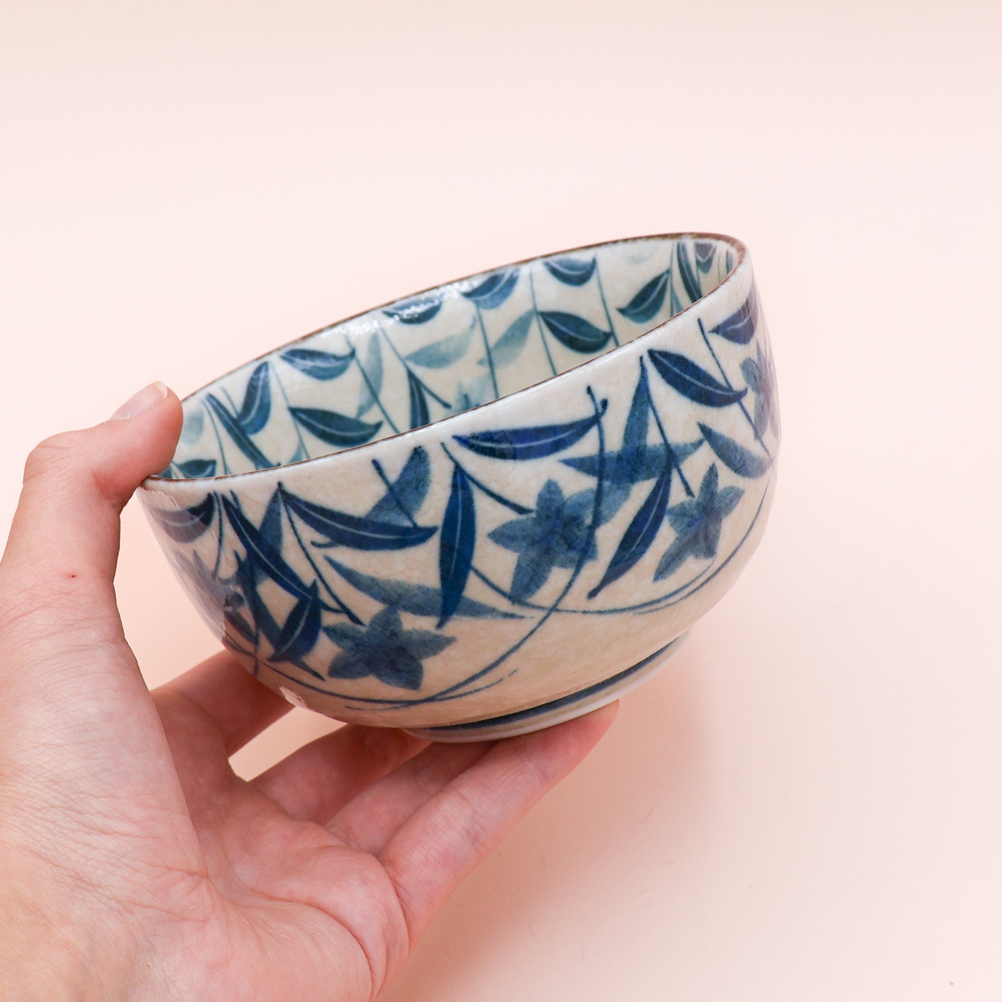 Matcha bowl - Blue floral motif