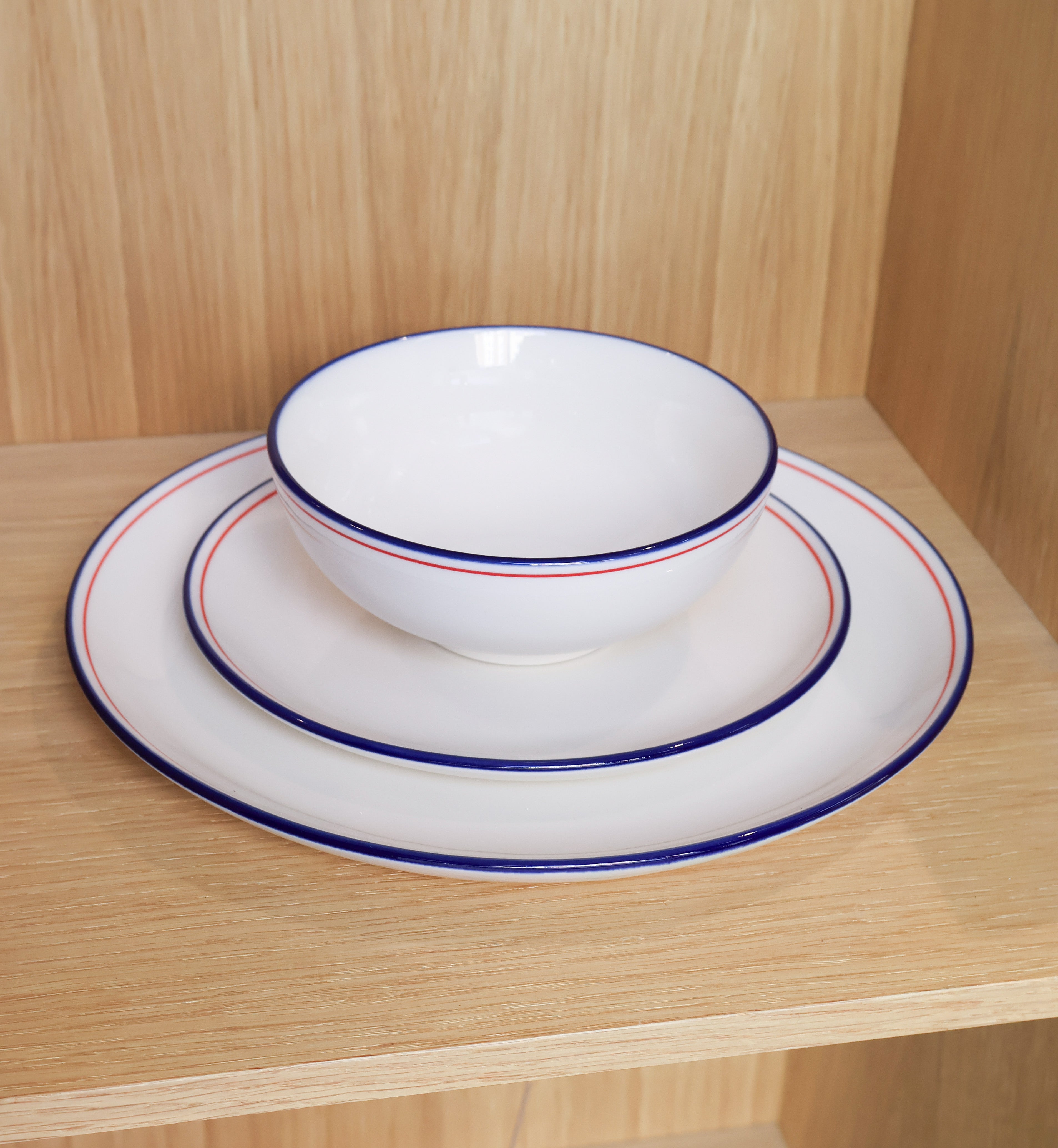 Sakura Stel - Tallerken med blå og rød stribe
