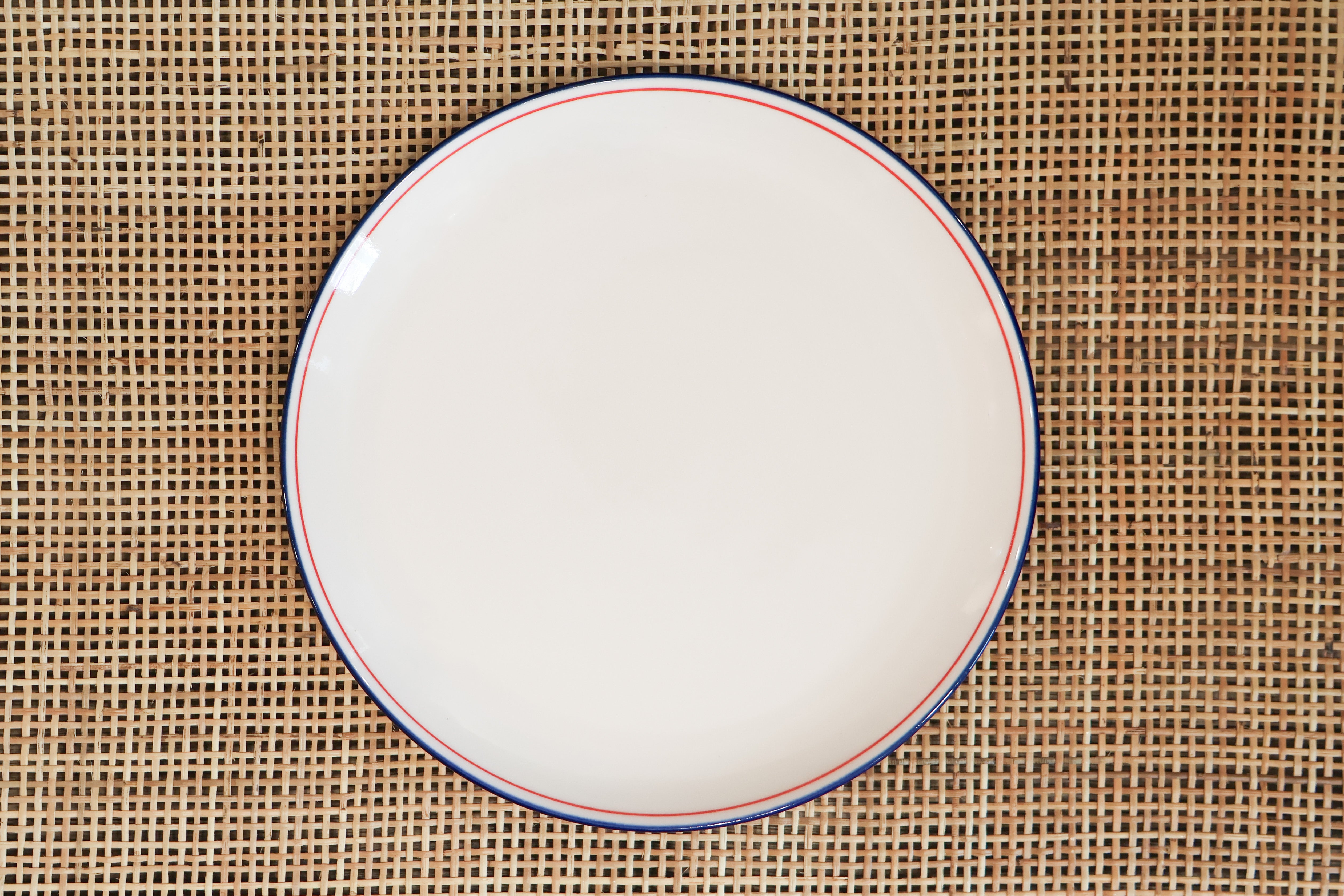 Sakura Stel - Plate with blue and red stripe