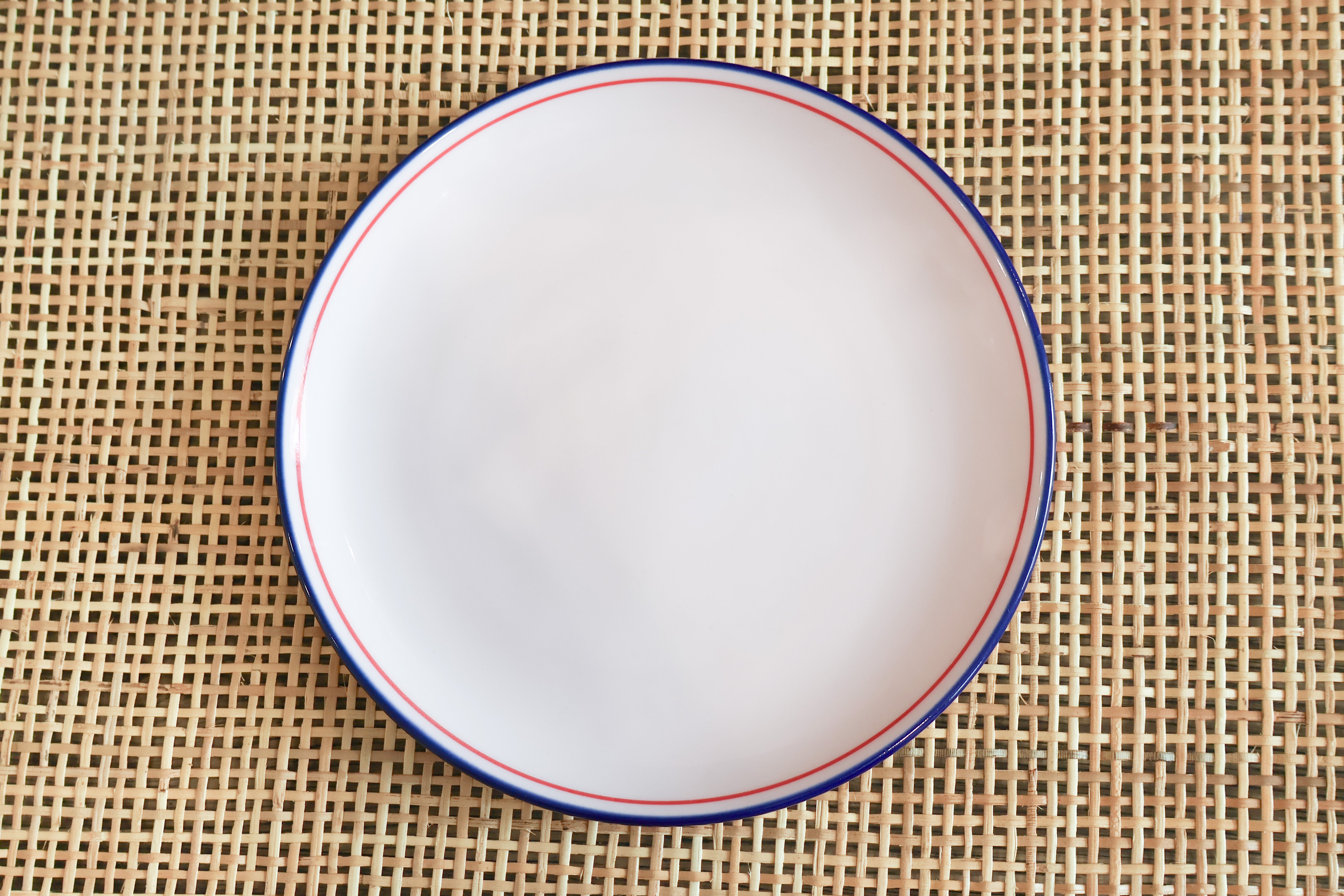 Sakura Stel - Plate with blue and red stripe