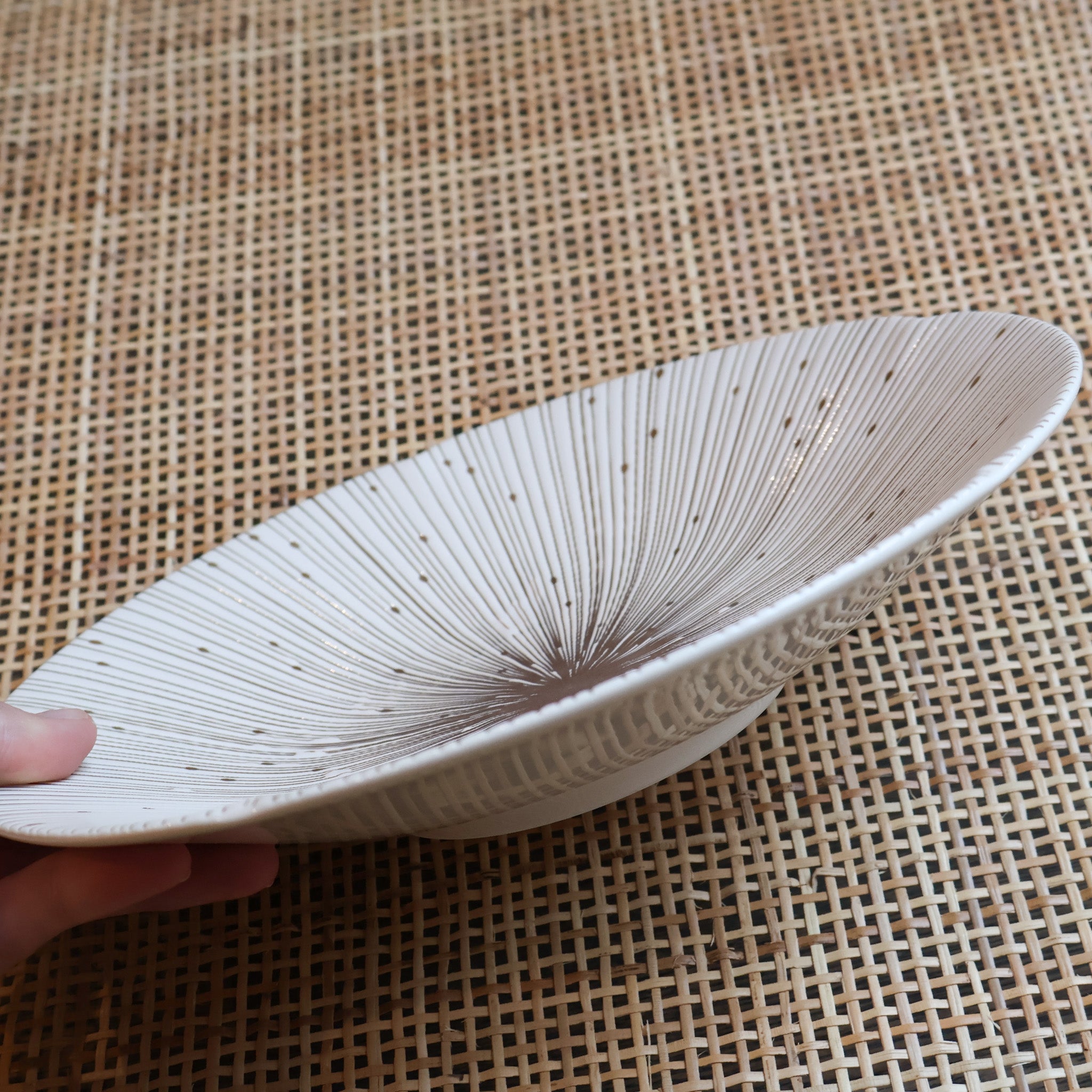 Tallerken med brune striber