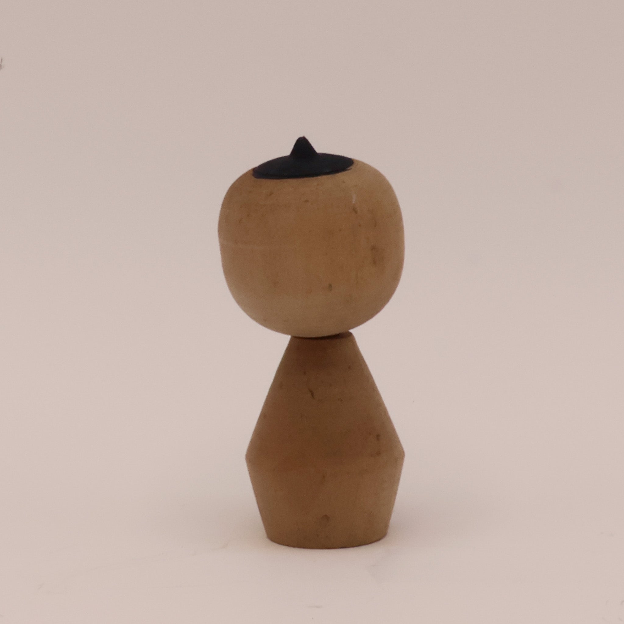 Kokeshi nr. 906