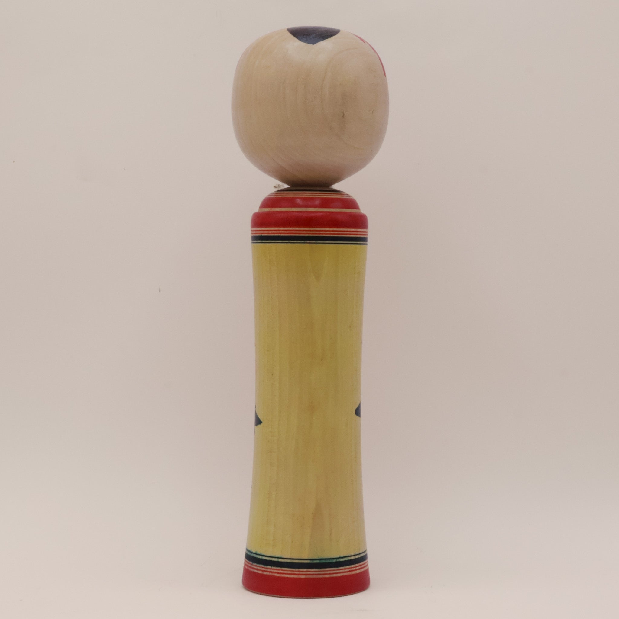 Kokeshi nr. 908