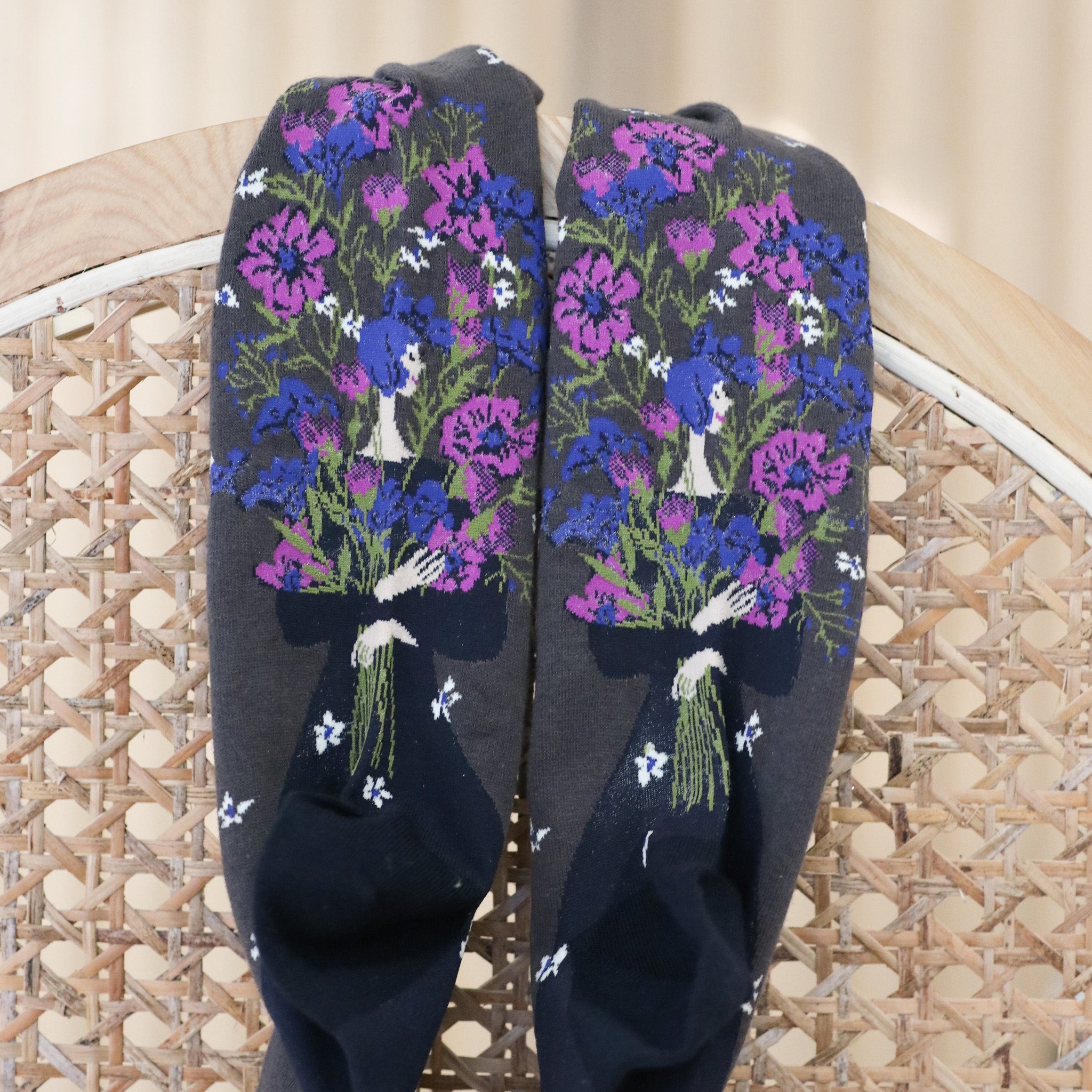 Andé knee-high socks - with flowers and a lady (multiple variants)